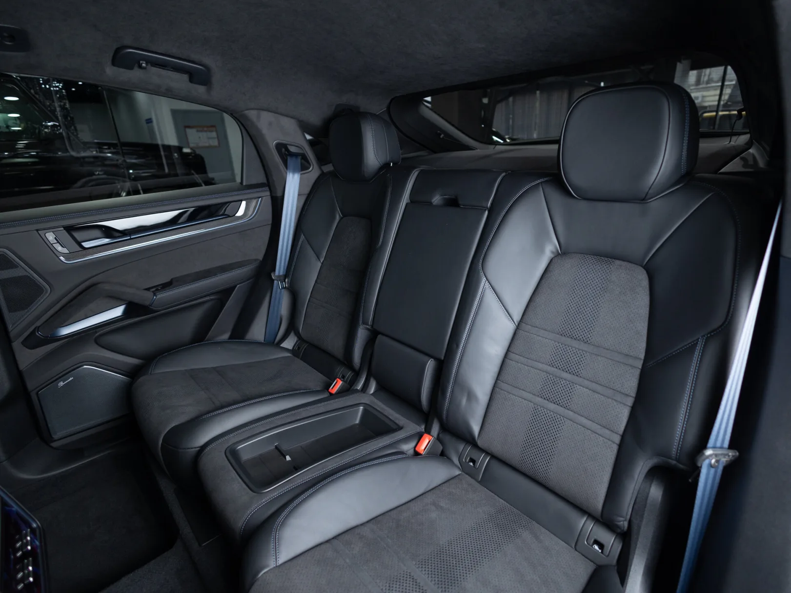 Porsche Cayenne III Рестайлинг, 2024 — экстерьер, фото 29