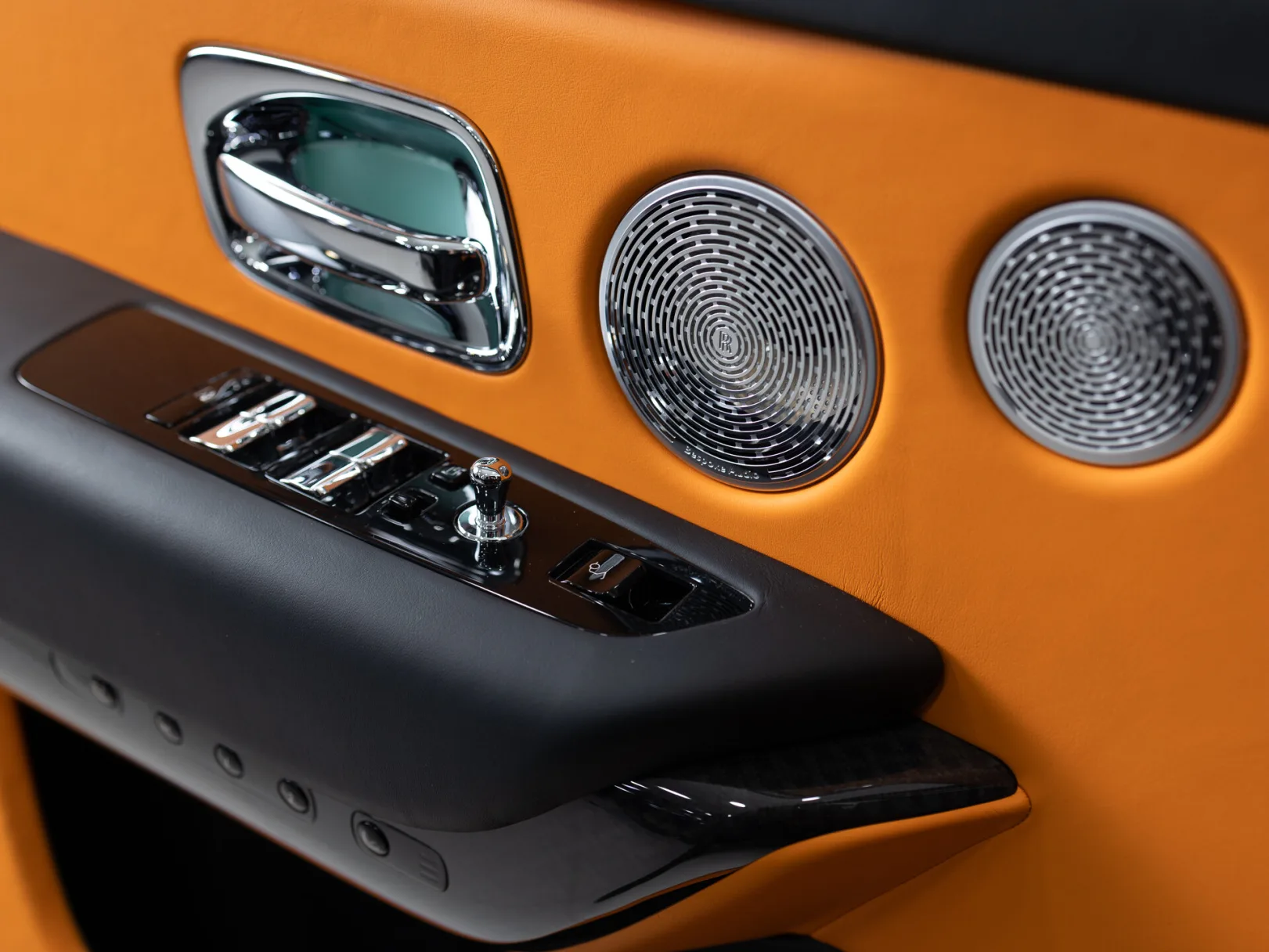 Rolls-Royce Cullinan Individual I (Series I), 2023 — экстерьер, фото 13