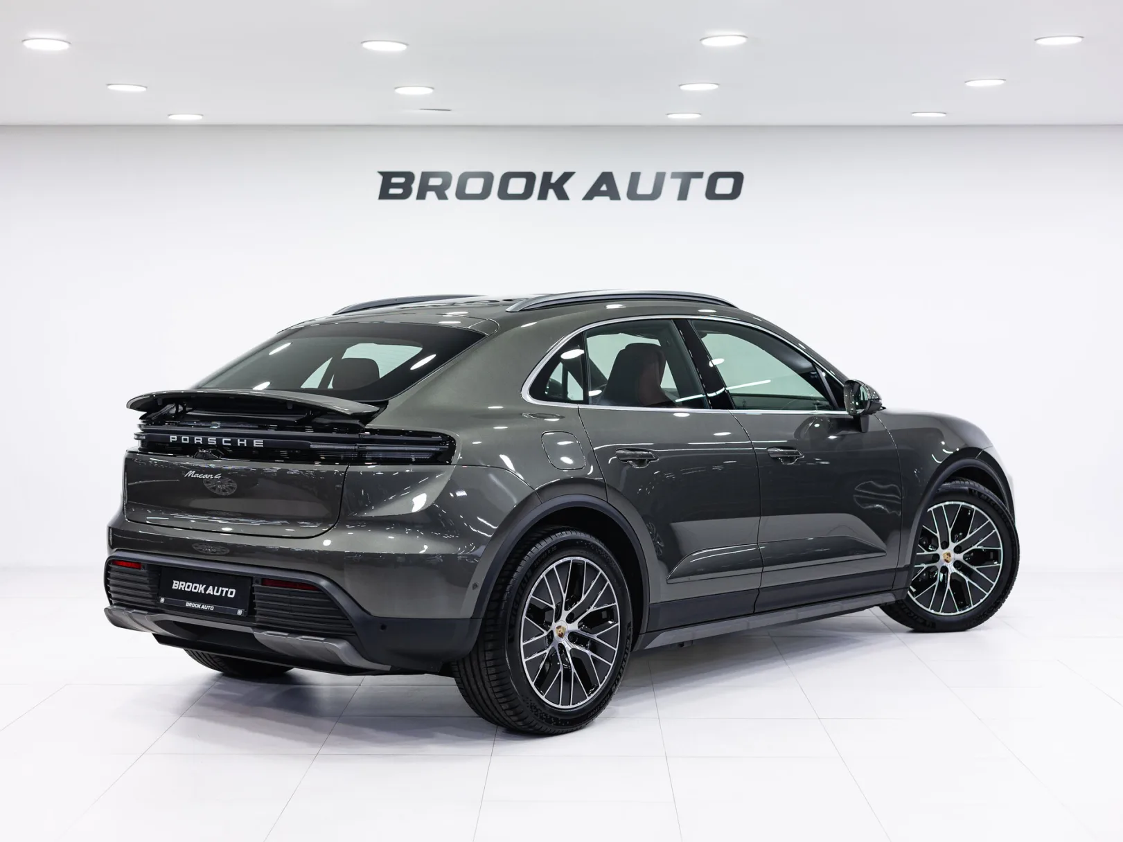 Porsche Macan 4 Electric II, 2025 — экстерьер, фото 4