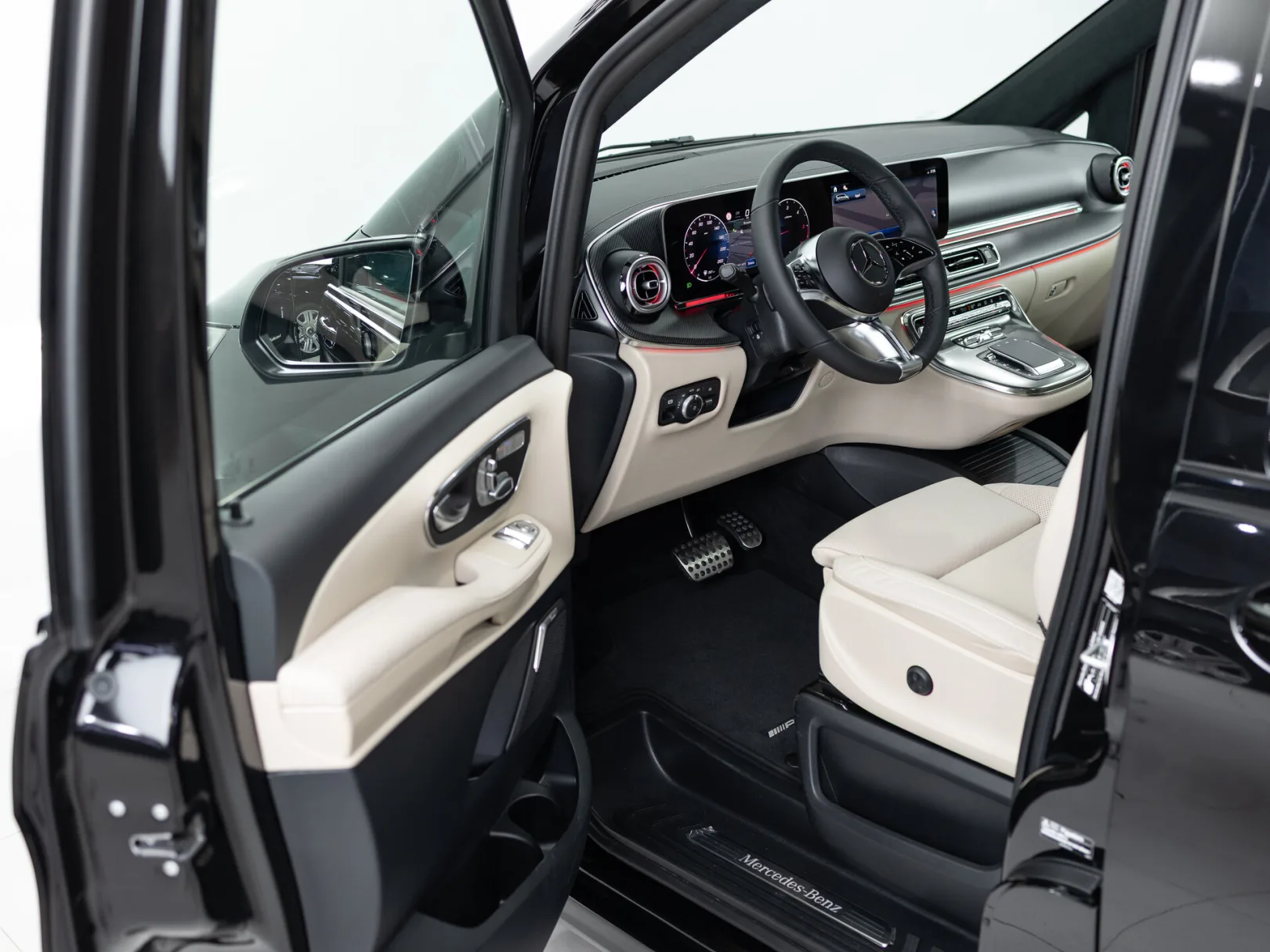 Mercedes-Benz V-Класс Exclusive AMG Line III (W447) Рестайлинг 2, 2025 — экстерьер, фото 7