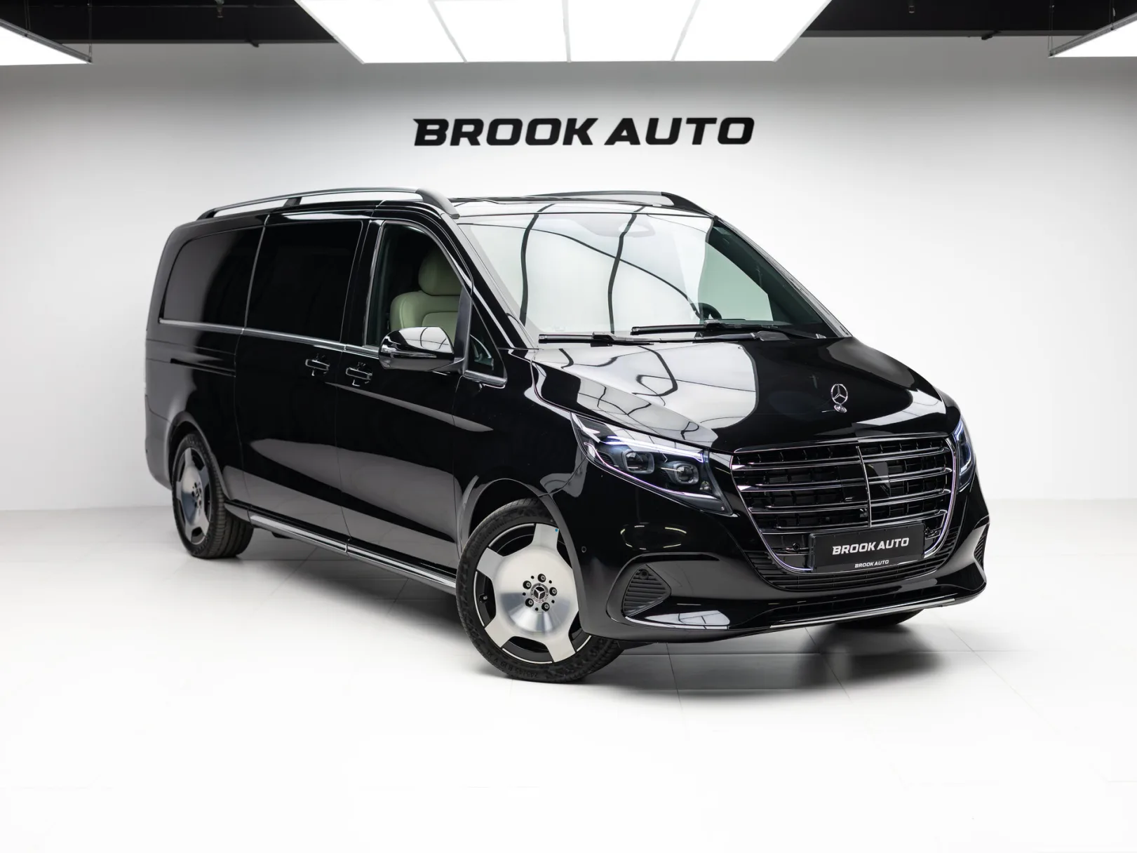 Mercedes-Benz V-Класс Exclusive III (W447) Рестайлинг 2, 2026 — экстерьер, фото 3