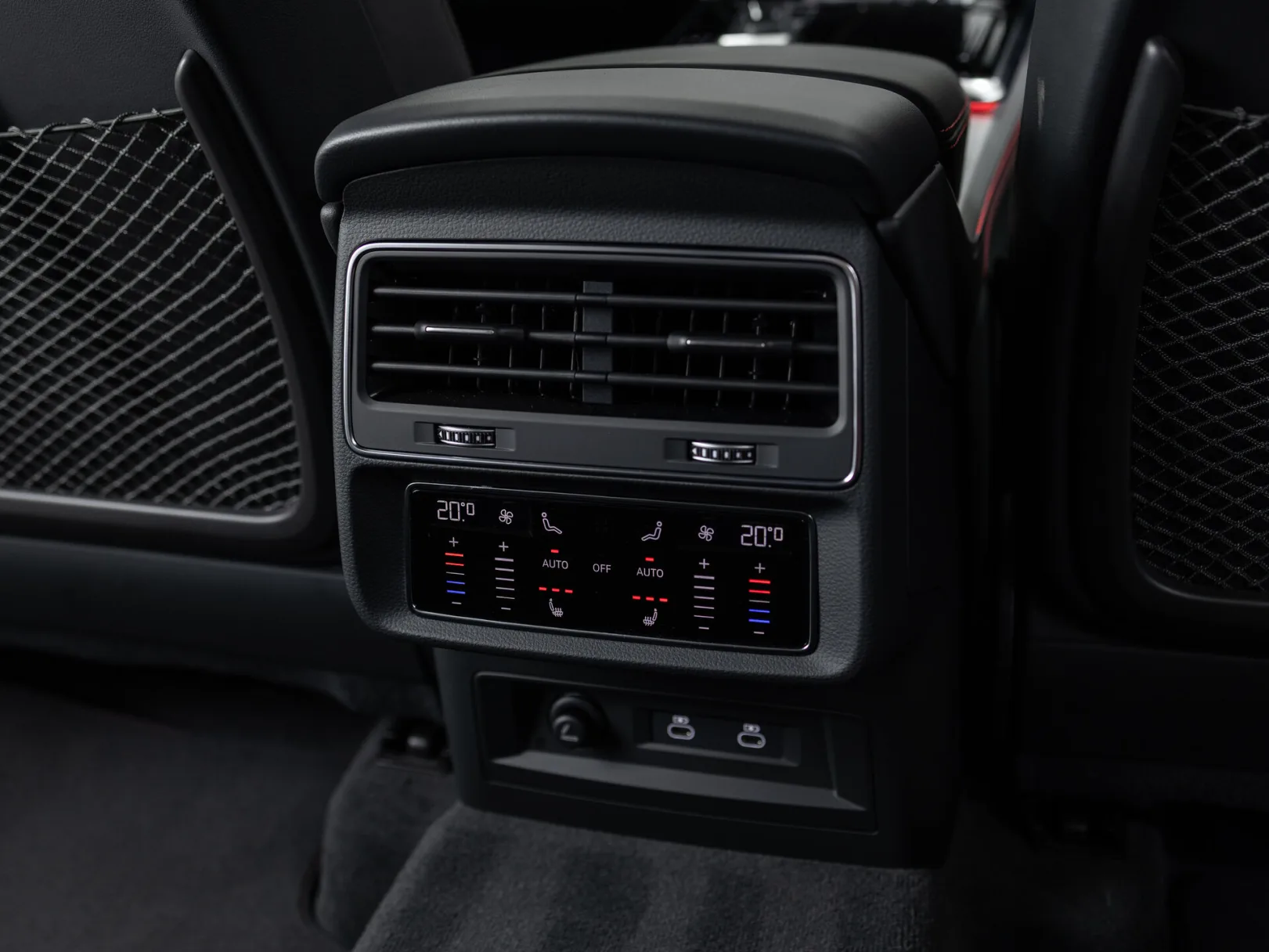 Audi Q7 55 TFSI quattro tiptronic II (4M) Рестайлинг 2, 2024 — экстерьер, фото 30