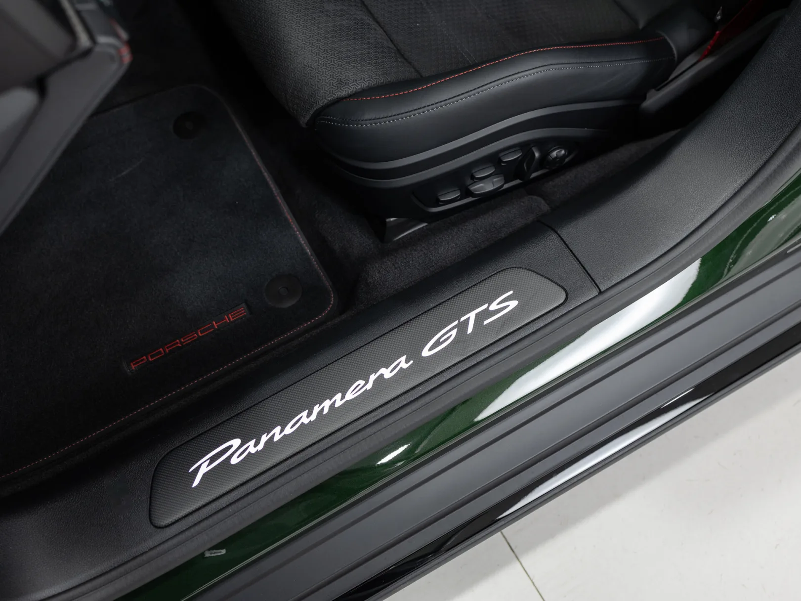 Porsche Panamera GTS III, 2025 — экстерьер, фото 13