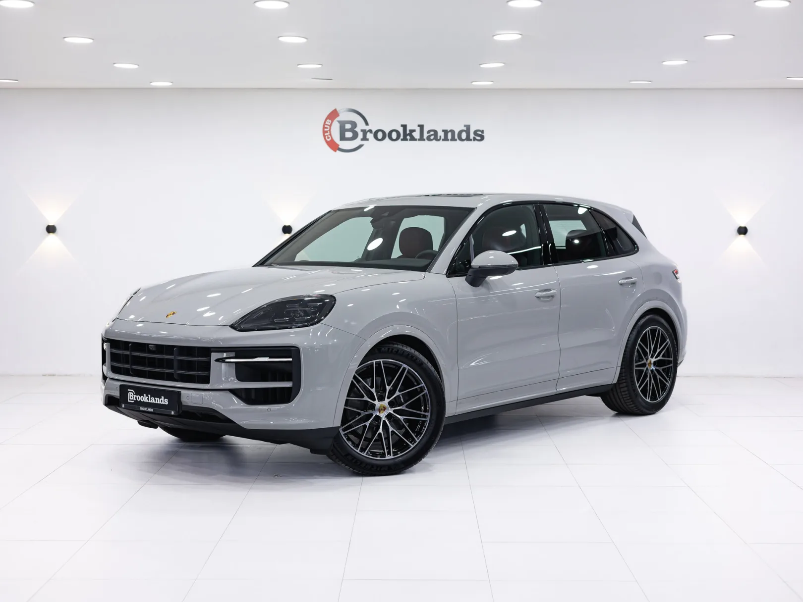 Porsche Cayenne Базовая III Рестайлинг, 2024 — экстерьер, фото 1