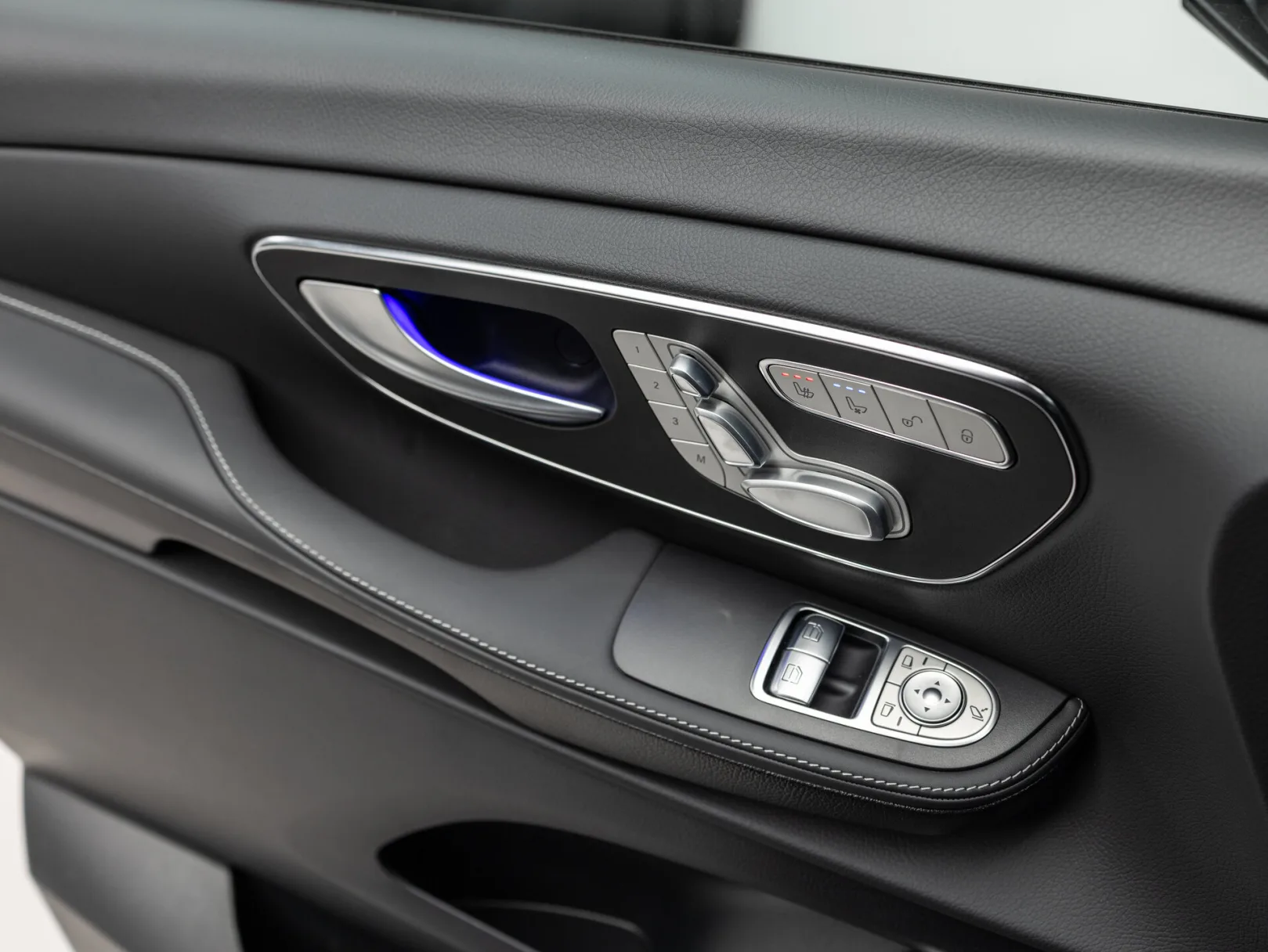 Mercedes-Benz V-Класс Exclusive III (W447) Рестайлинг 2, 2026 — экстерьер, фото 10
