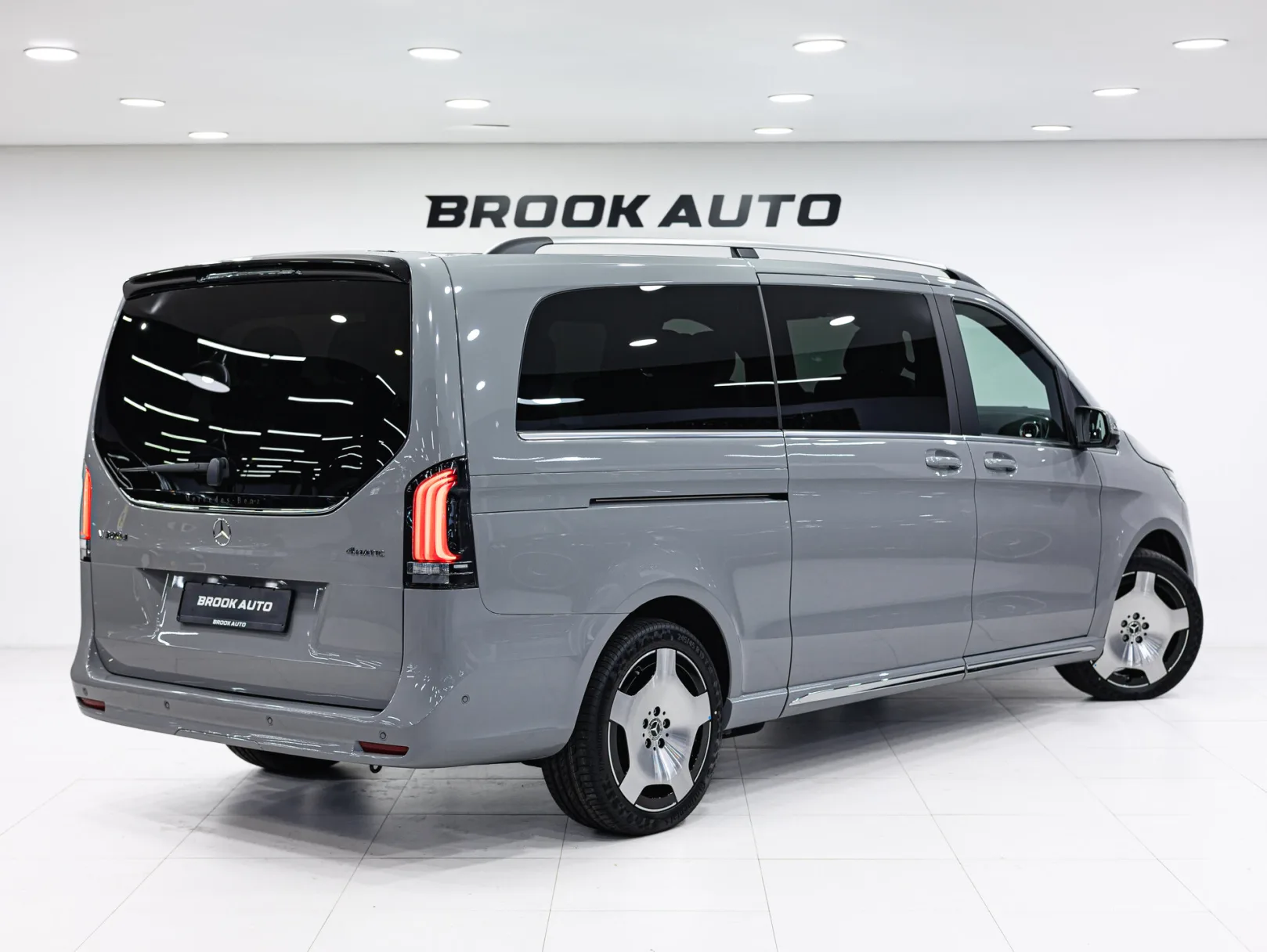 Mercedes-Benz V-Класс Exclusive III (W447) Рестайлинг 2, 2025 — экстерьер, фото 6