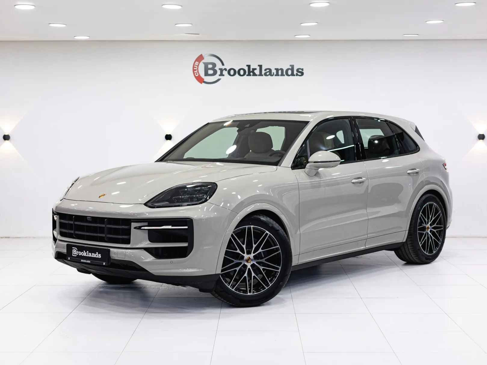 Porsche Cayenne Базовая III Рестайлинг, 2025 — экстерьер, фото 1