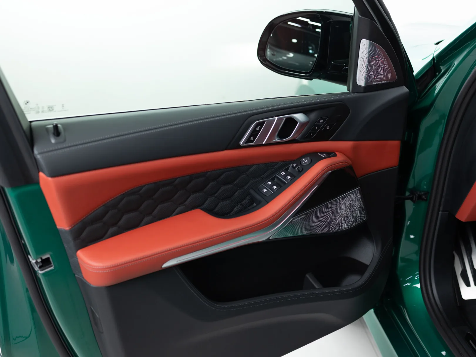 BMW X5 M Competition III (F95) Рестайлинг, 2024 — экстерьер, фото 8
