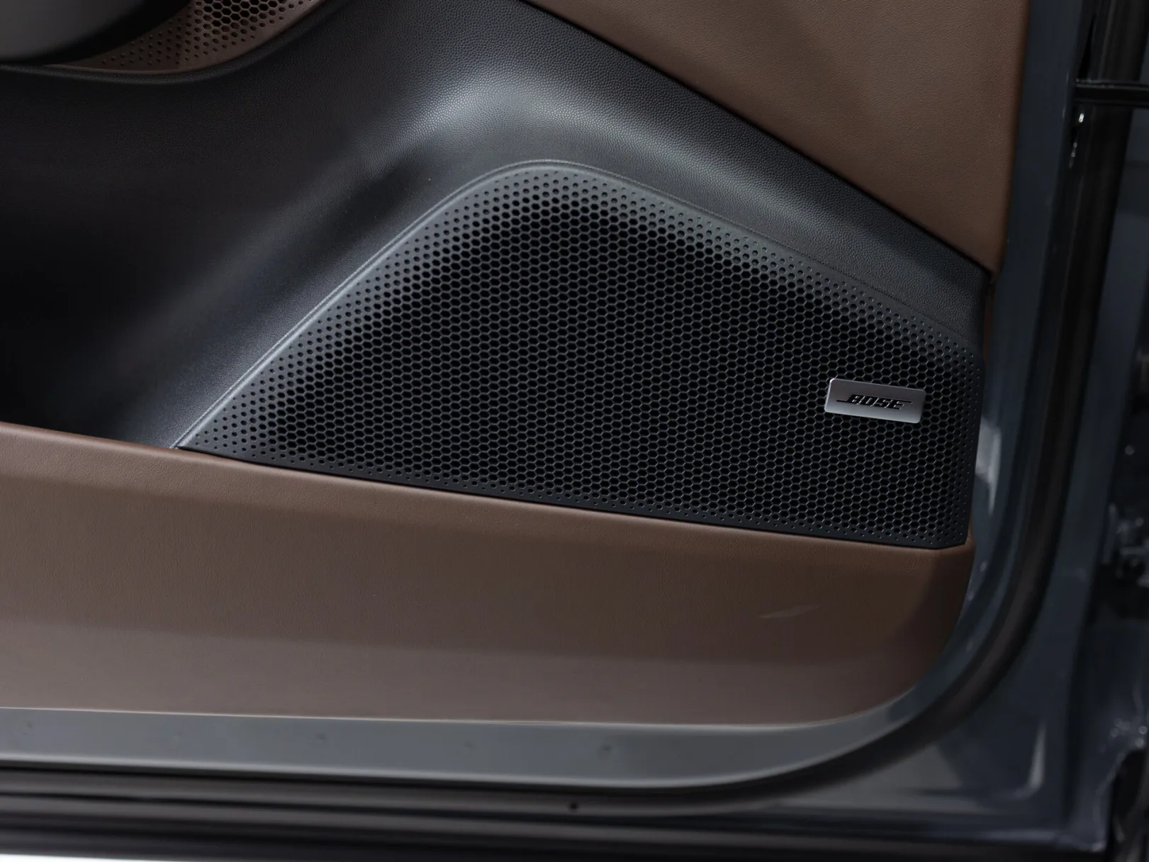 Porsche Macan 4 Electric II, 2025 — экстерьер, фото 9