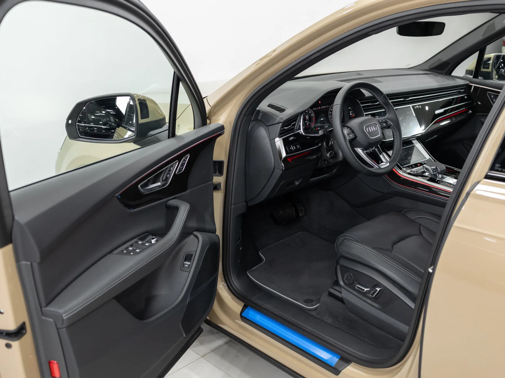 Audi Q7 55 TFSI quattro tiptronic II (4M) Рестайлинг 2, 2024 — экстерьер, фото 7
