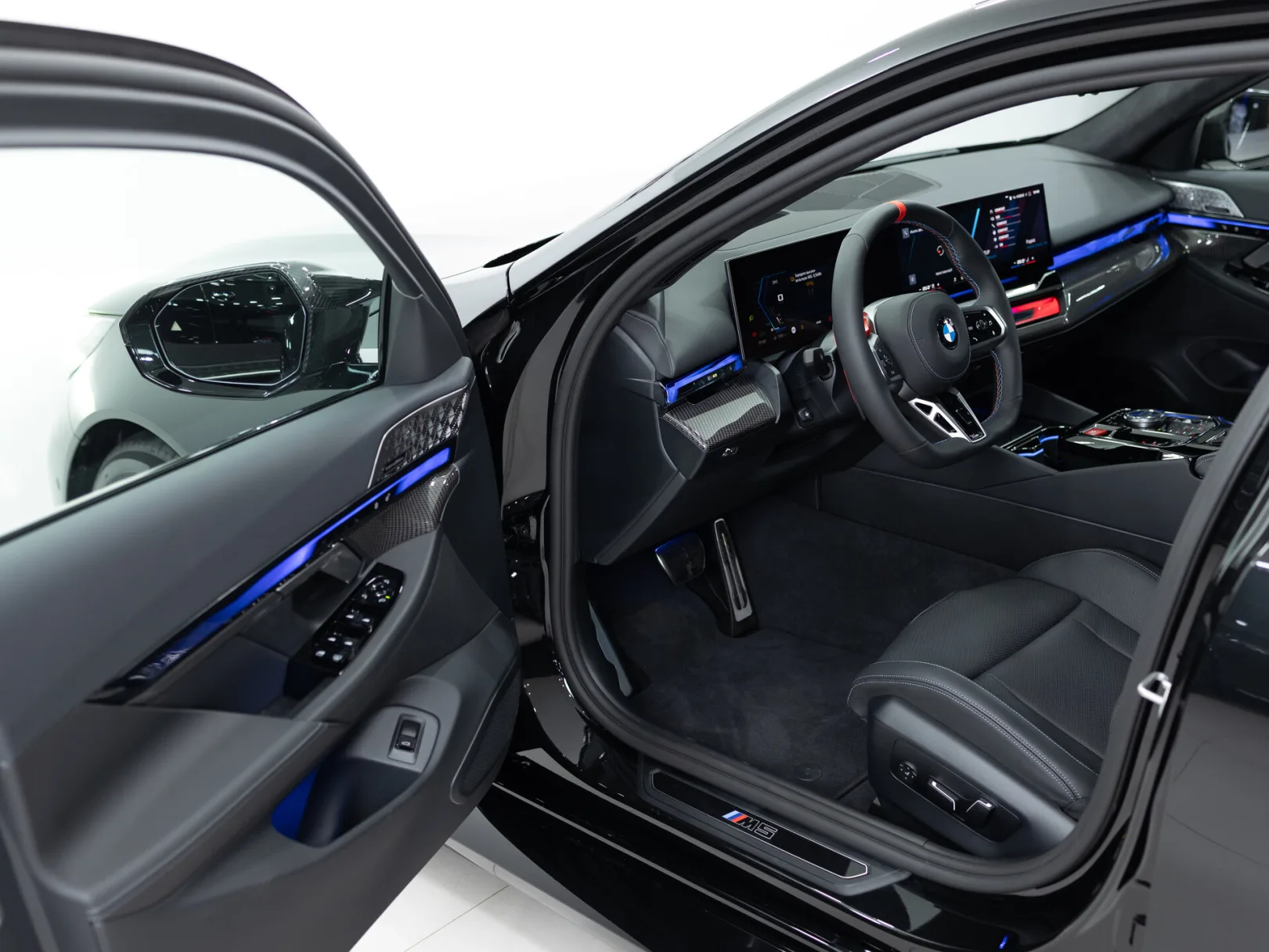 BMW M5 VII (G90), 2025 — экстерьер, фото 7