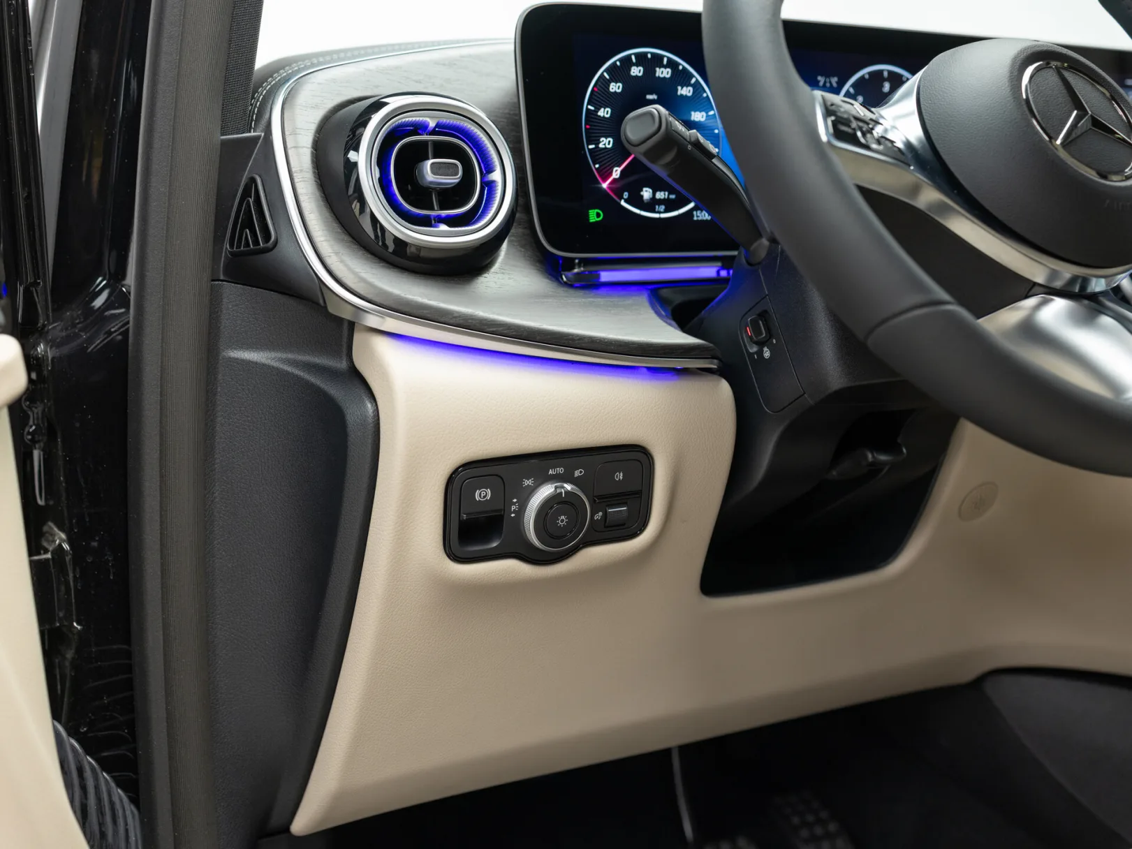 Mercedes-Benz V-Класс Exclusive III (W447) Рестайлинг 2, 2026 — экстерьер, фото 16