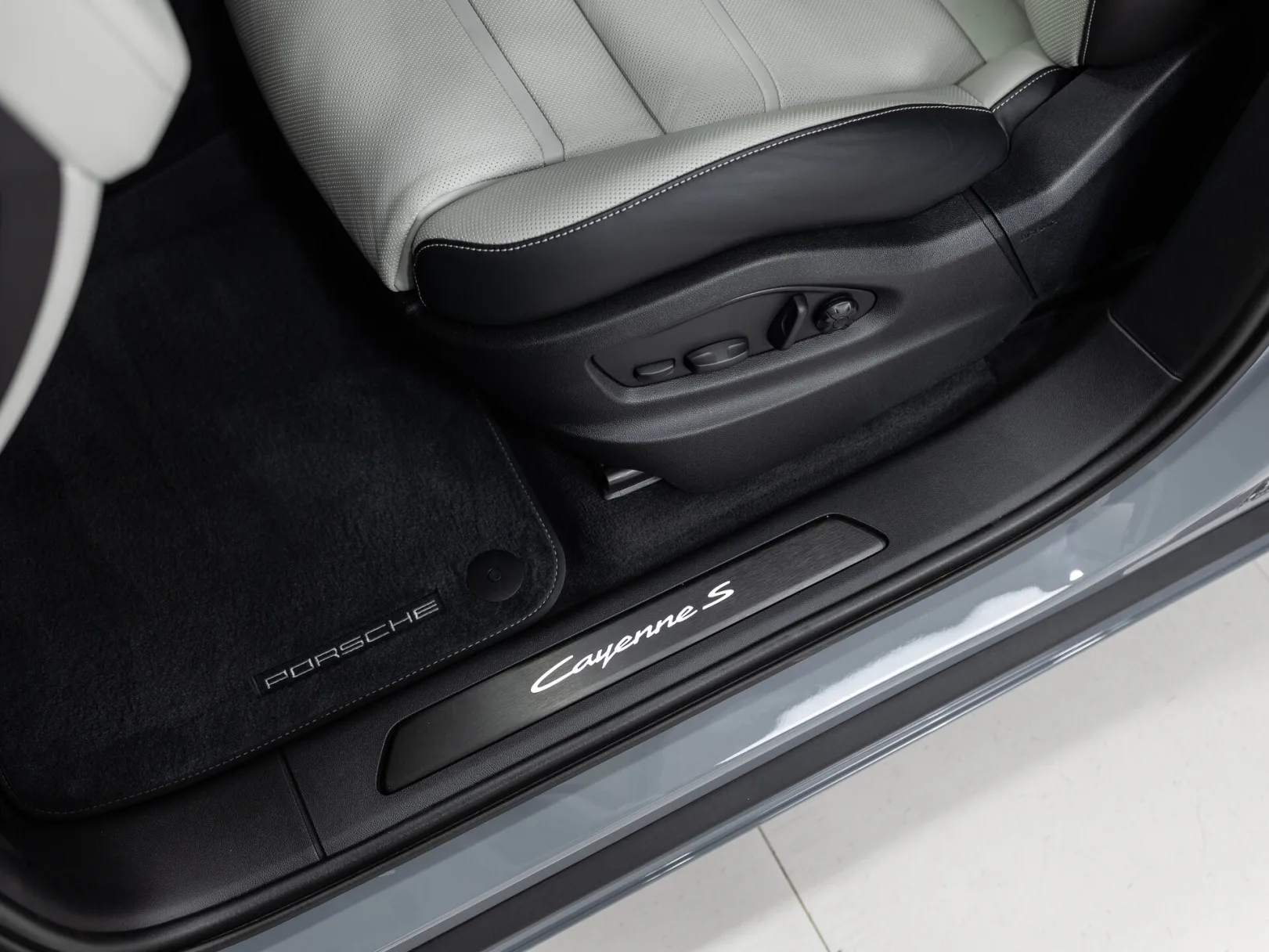 Porsche Cayenne S Coupé III Рестайлинг, 2026 — экстерьер, фото 12