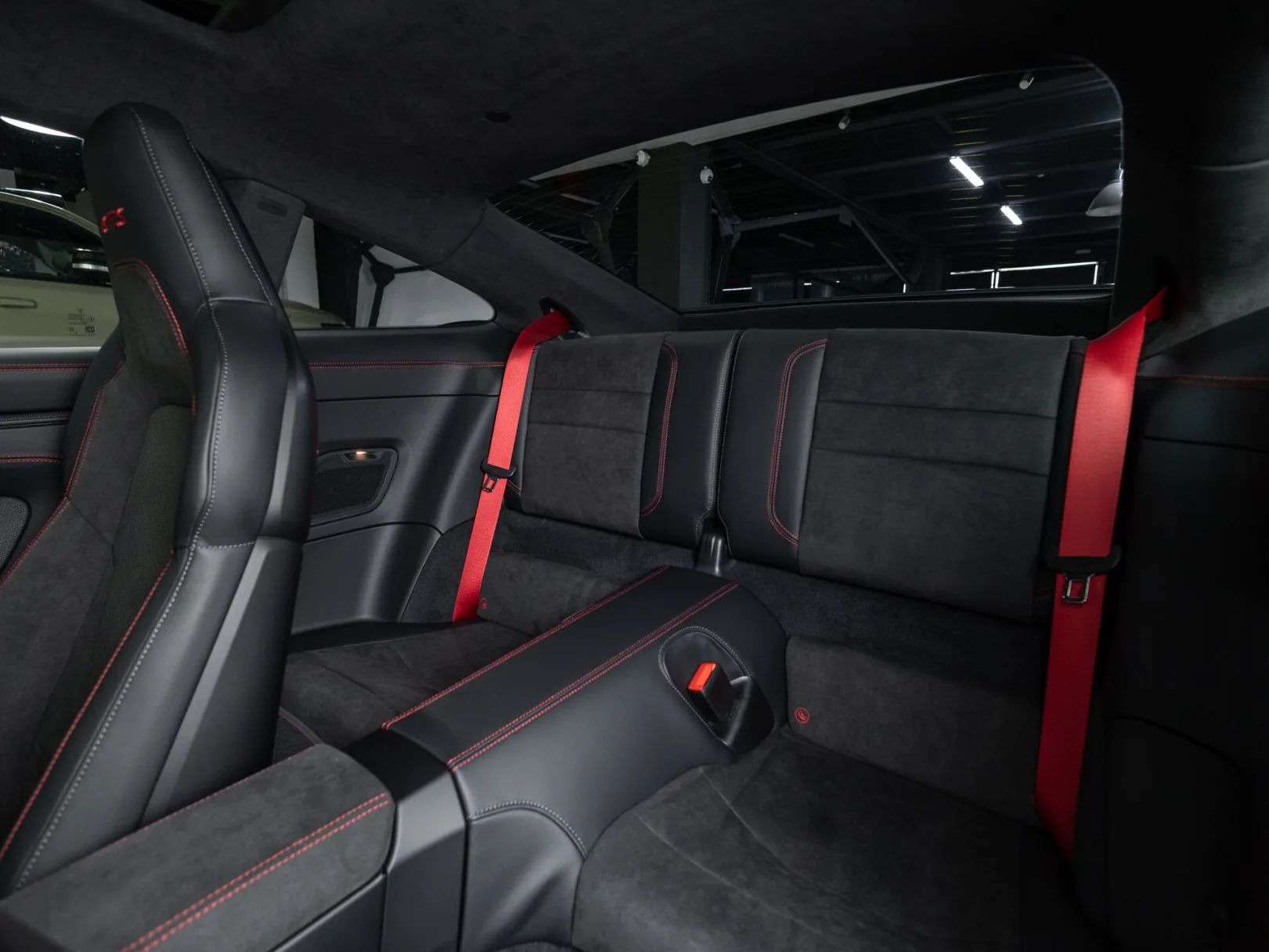 Porsche 911 Carrera 4 GTS VIII (992) Рестайлинг, 2026 — экстерьер, фото 25
