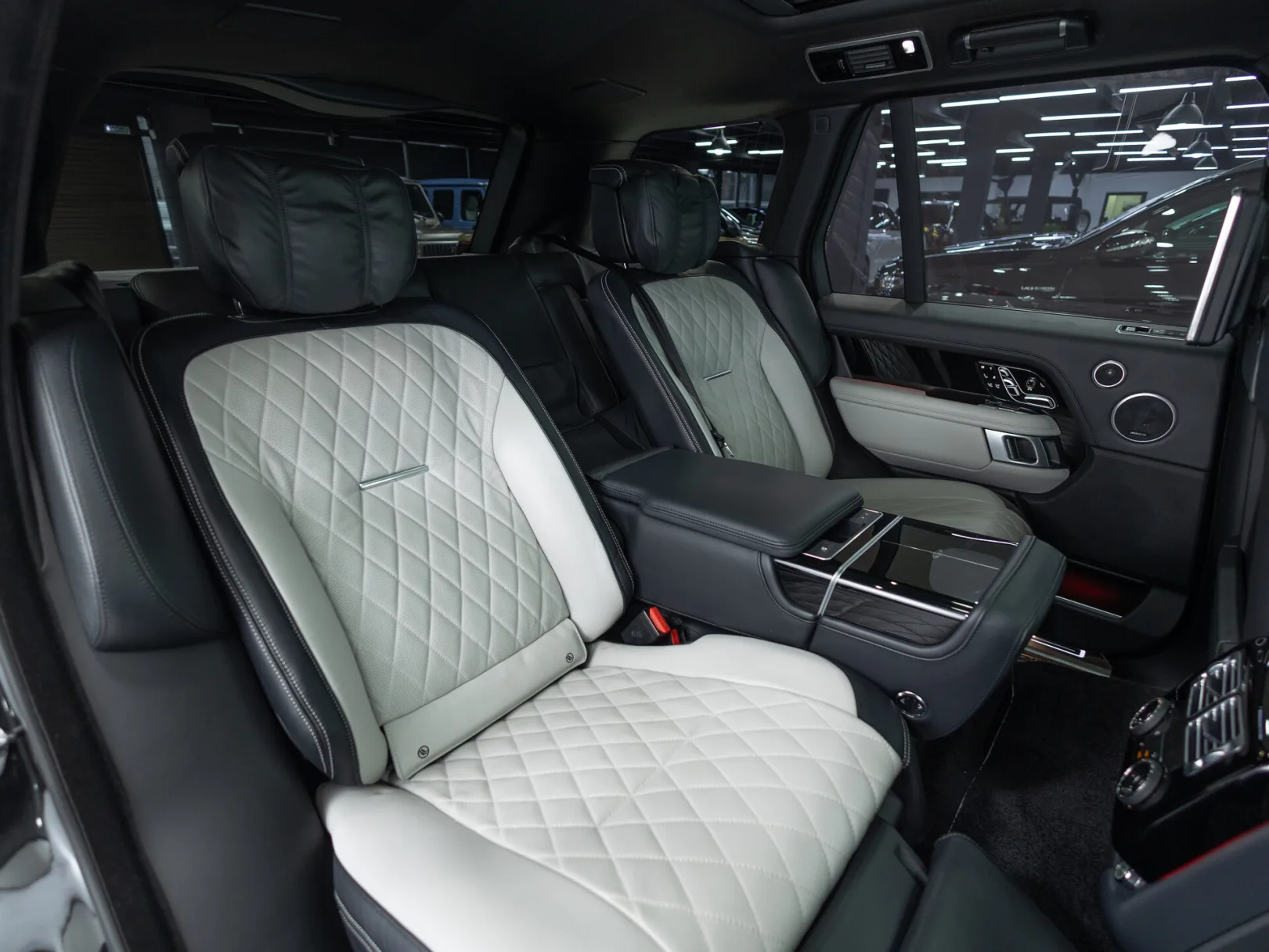 Land Rover Range Rover SVAutobiography Dynamic IV Рестайлинг, 2020 — экстерьер, фото 33