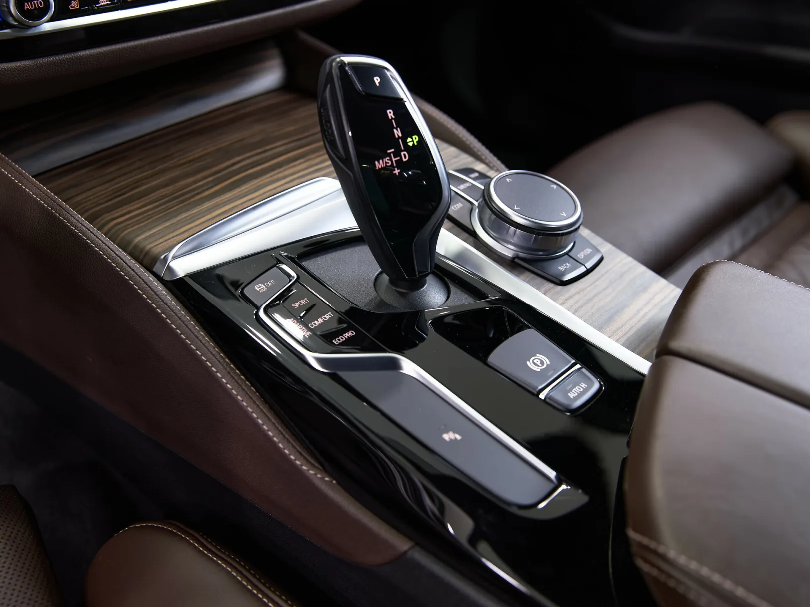 BMW 5 серии 530d xDrive M Sport VII (G30/G31/G38), 2020 — экстерьер, фото 25
