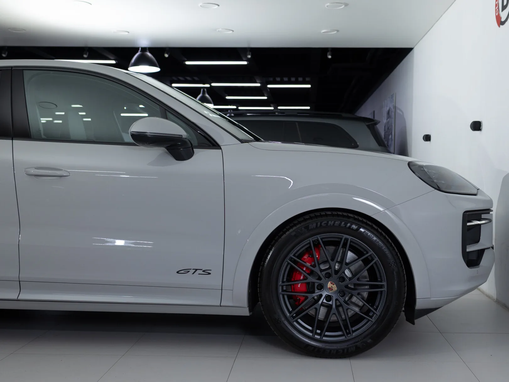 Porsche Cayenne GTS Coupé III Рестайлинг, 2024 — экстерьер, фото 33