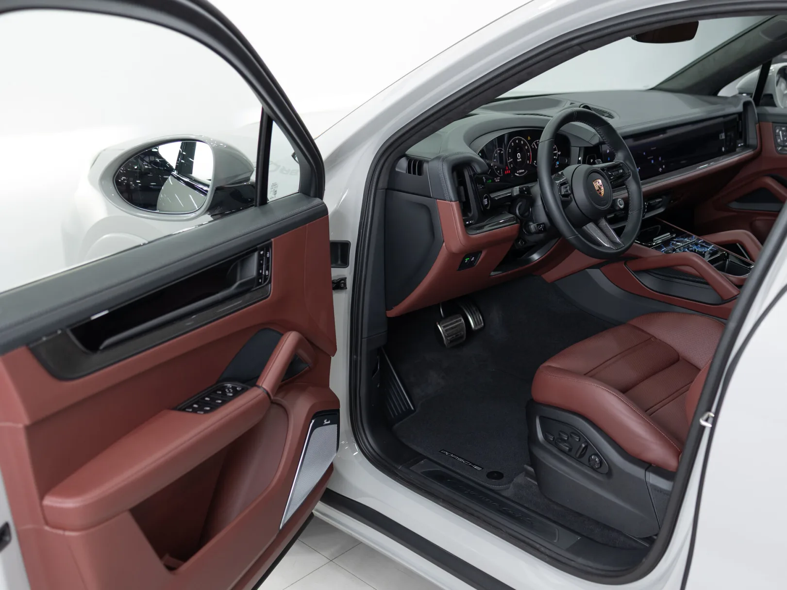 Porsche Cayenne GTS Coupé III Рестайлинг, 2025 — экстерьер, фото 7