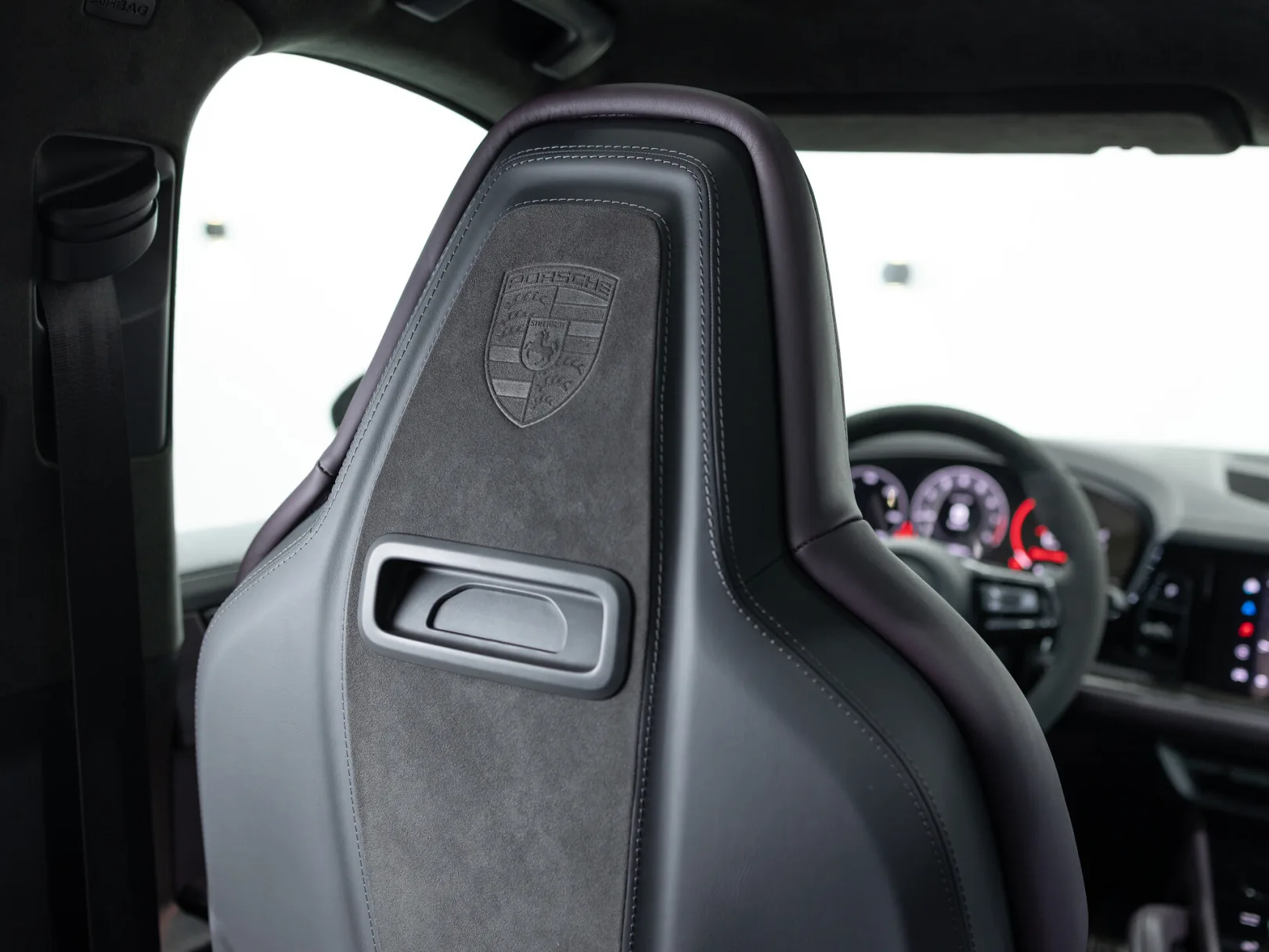Porsche Cayenne GTS Coupé III Рестайлинг, 2024 — экстерьер, фото 28