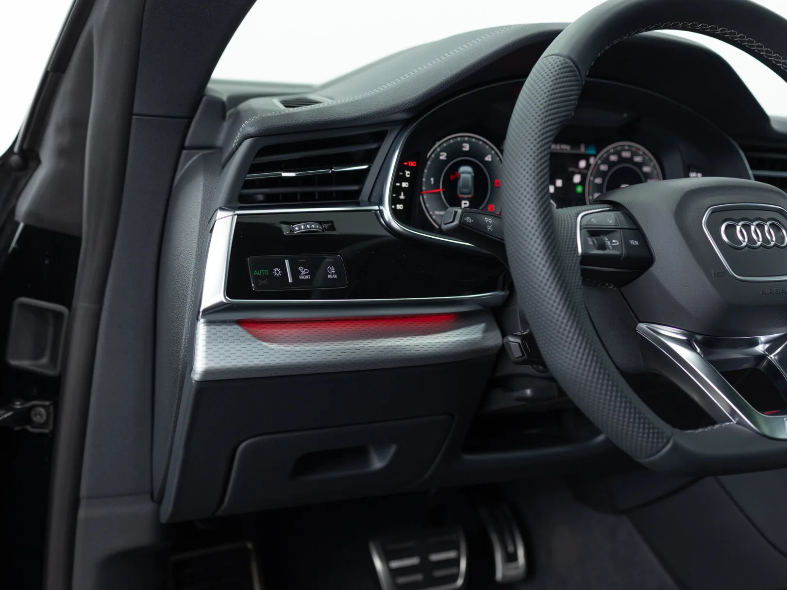 Audi Q8 50 TDI I (4M) Рестайлинг, 2025 — экстерьер, фото 14