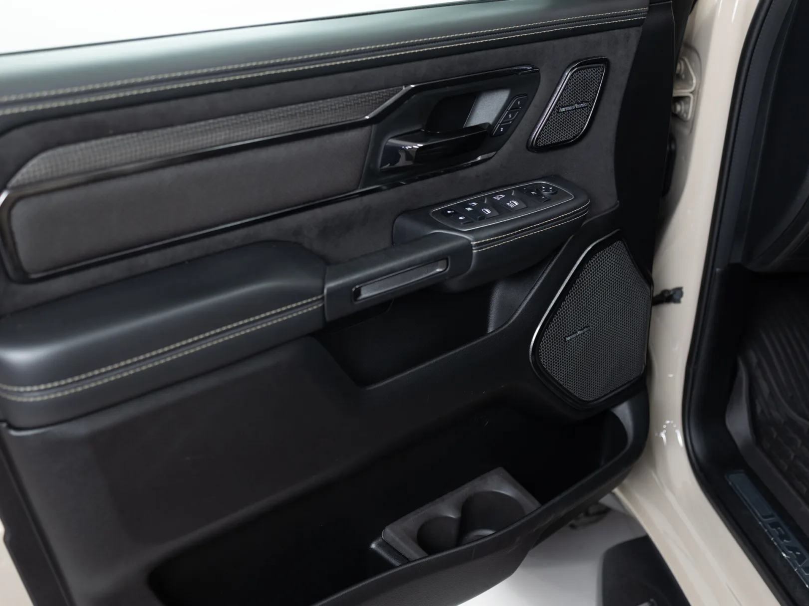 Ram 1500 TRX V, 2022 — экстерьер, фото 8