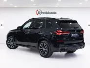 BMW X5 M60i IV (G05/G18) Рестайлинг, 2024 — экстерьер, фото 6