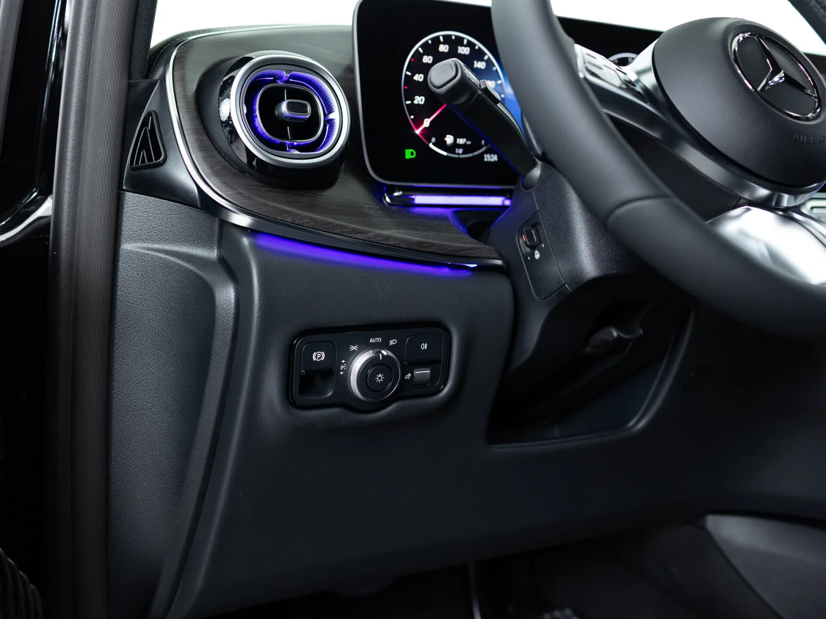 Mercedes-Benz V-Класс Exclusive III (W447) Рестайлинг 2, 2025 — экстерьер, фото 12