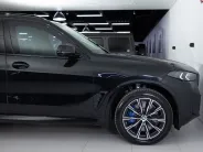 BMW X5 M60i IV (G05/G18) Рестайлинг, 2024 — экстерьер, фото 30
