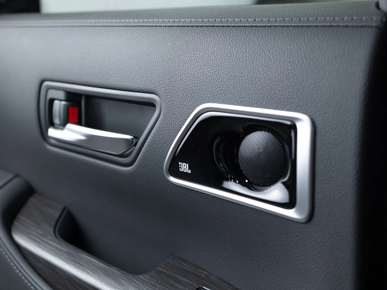Toyota Land Cruiser 300 Series, 2023 — экстерьер, фото 25