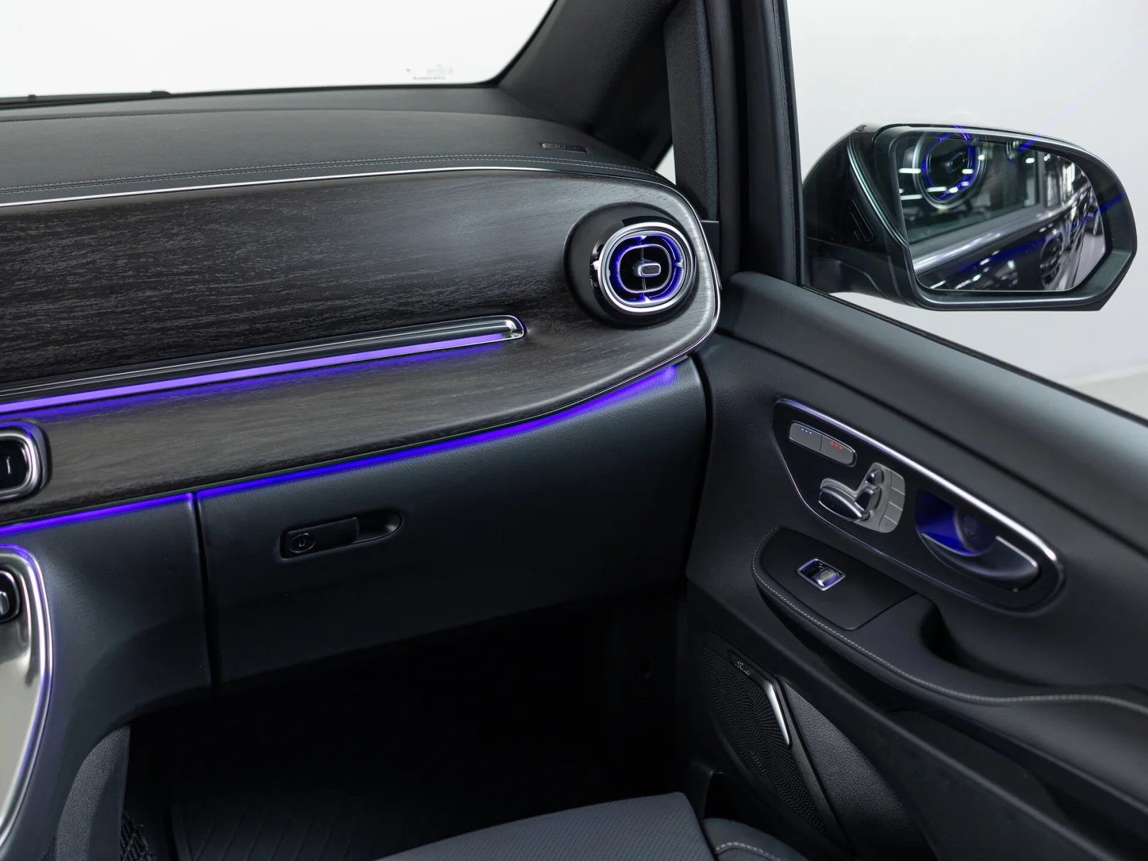 Mercedes-Benz V-Класс Exclusive III (W447) Рестайлинг 2, 2025 — экстерьер, фото 17