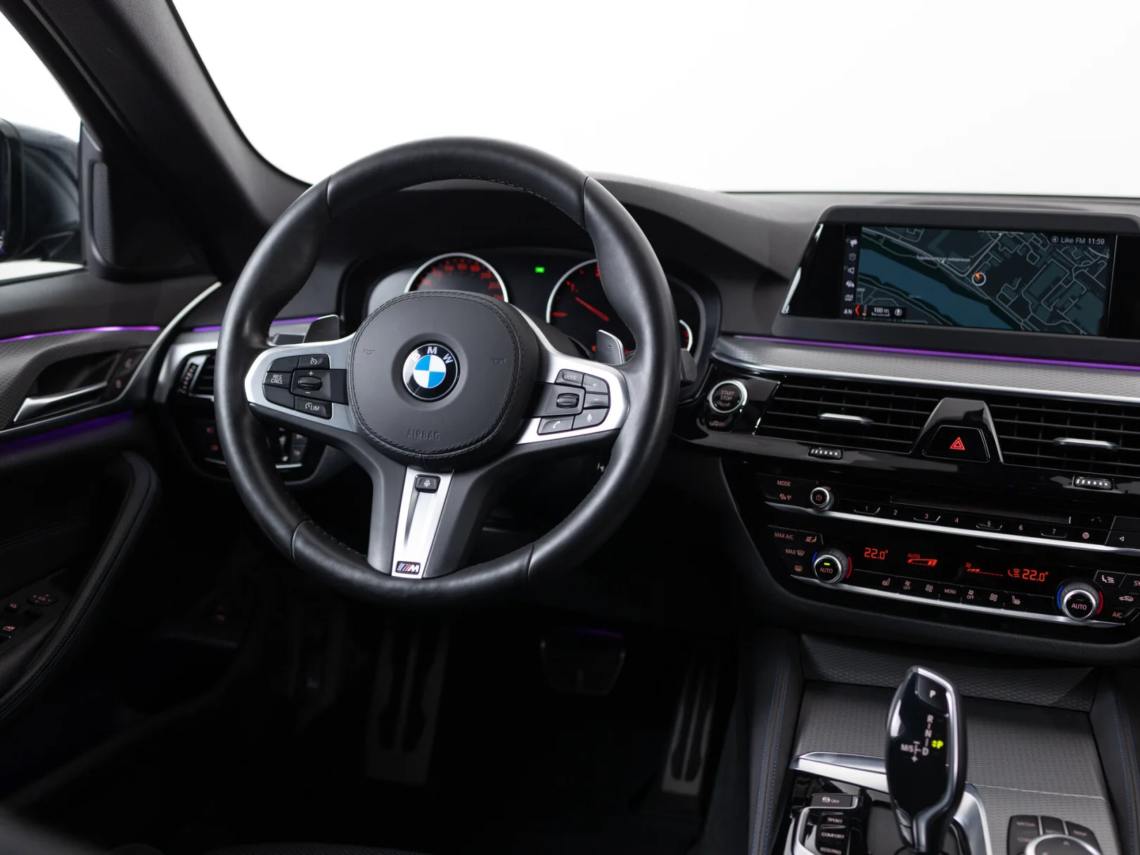BMW 5 серии 520d xDrive M Sport VII (G30/G31/G38), 2019 — экстерьер, фото 13