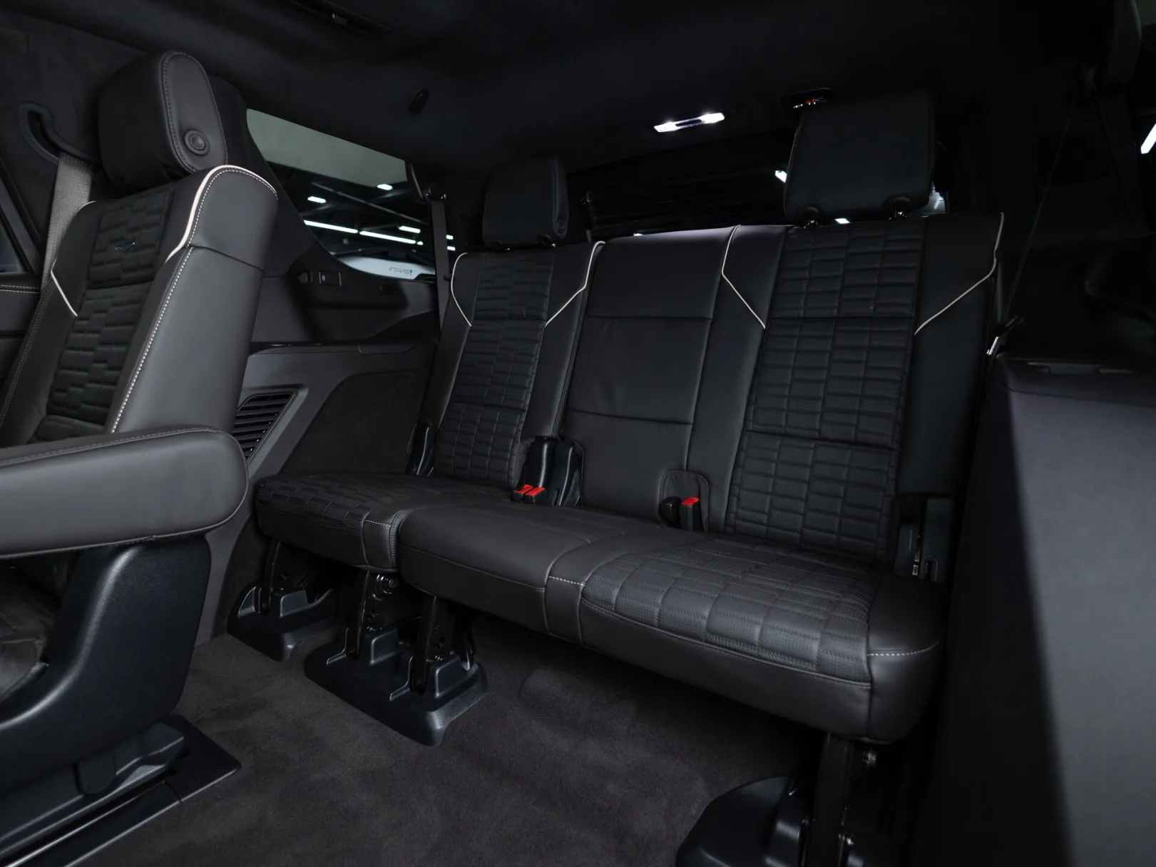 Cadillac Escalade Sport Platinum V Рестайлинг, 2025 — экстерьер, фото 34