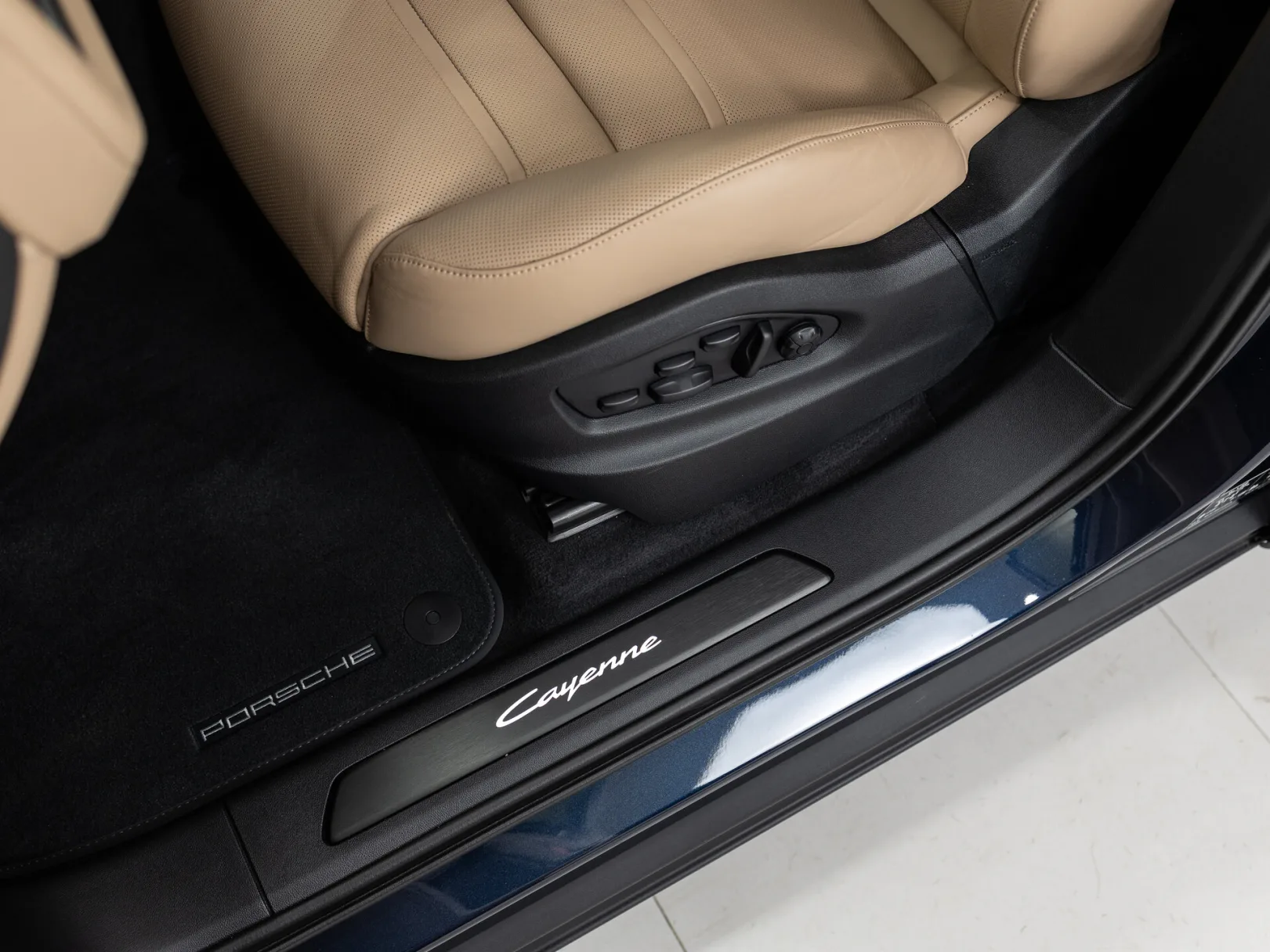 Porsche Cayenne Базовая III Рестайлинг, 2026 — экстерьер, фото 13