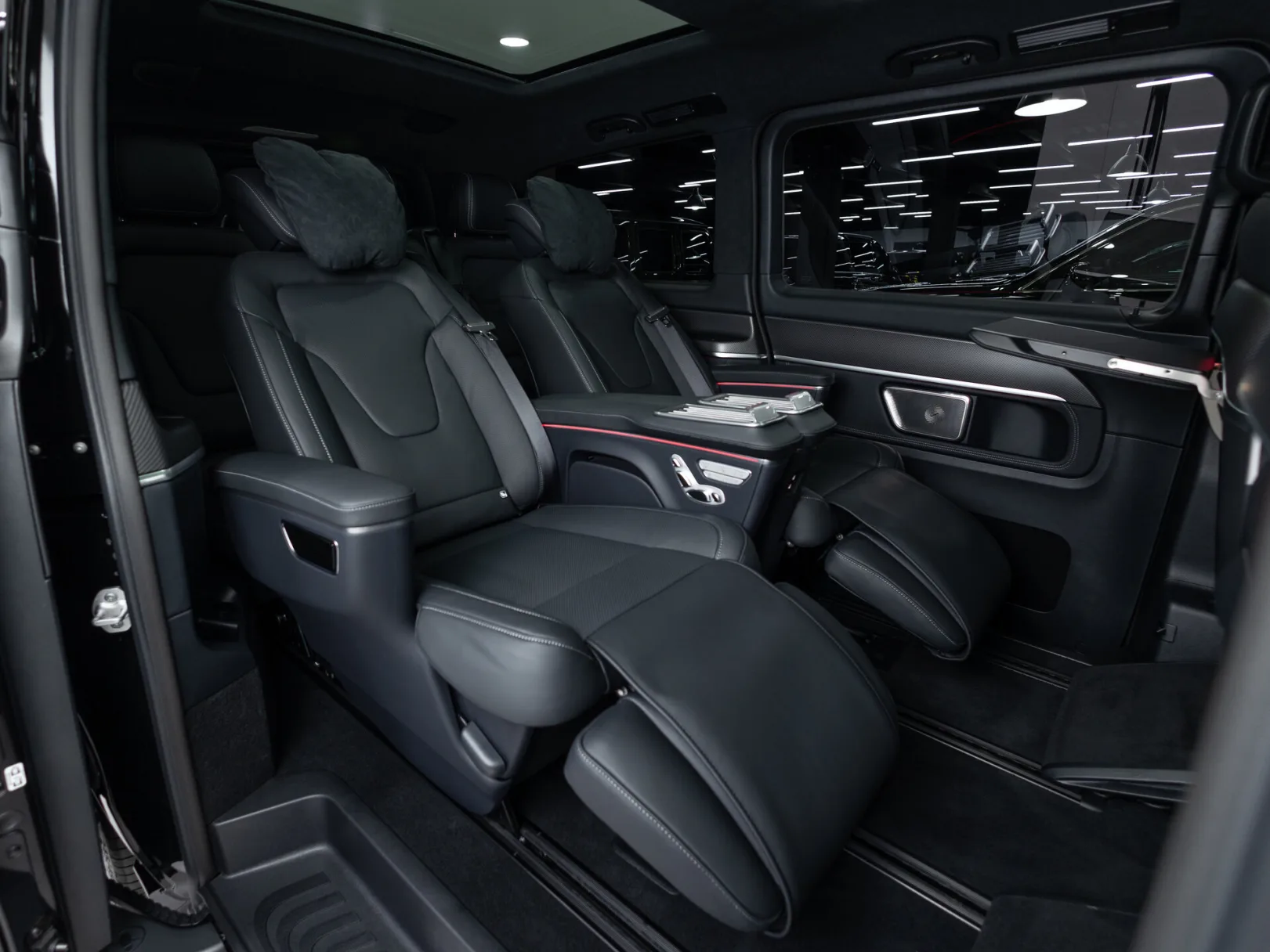 Mercedes-Benz V-Класс Exclusive AMG Line III (W447) Рестайлинг 2, 2025 — экстерьер, фото 32
