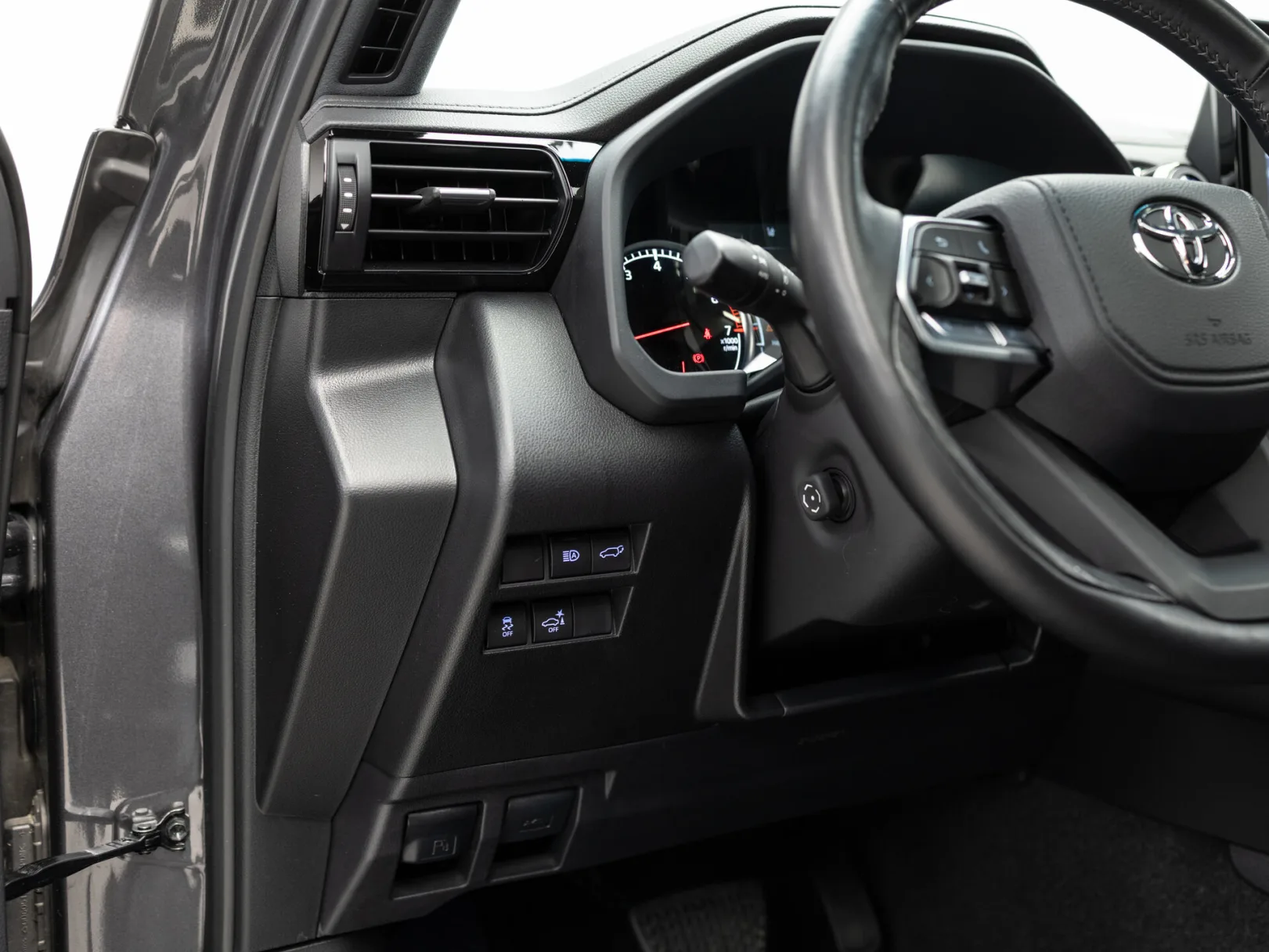 Toyota Land Cruiser Премиум Плюс 300 Series, 2024 — экстерьер, фото 14