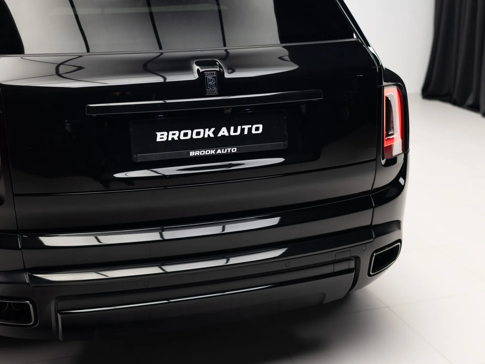 Rolls-Royce Cullinan Individual I (Series I), 2024 — экстерьер, фото 38