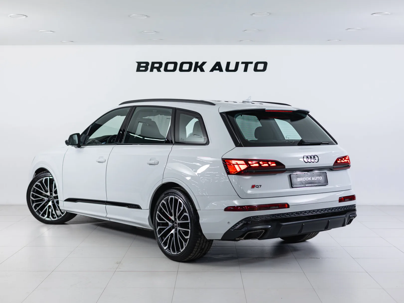 Audi Q7 55 TFSI quattro tiptronic II (4M) Рестайлинг 2, 2024 — экстерьер, фото 6