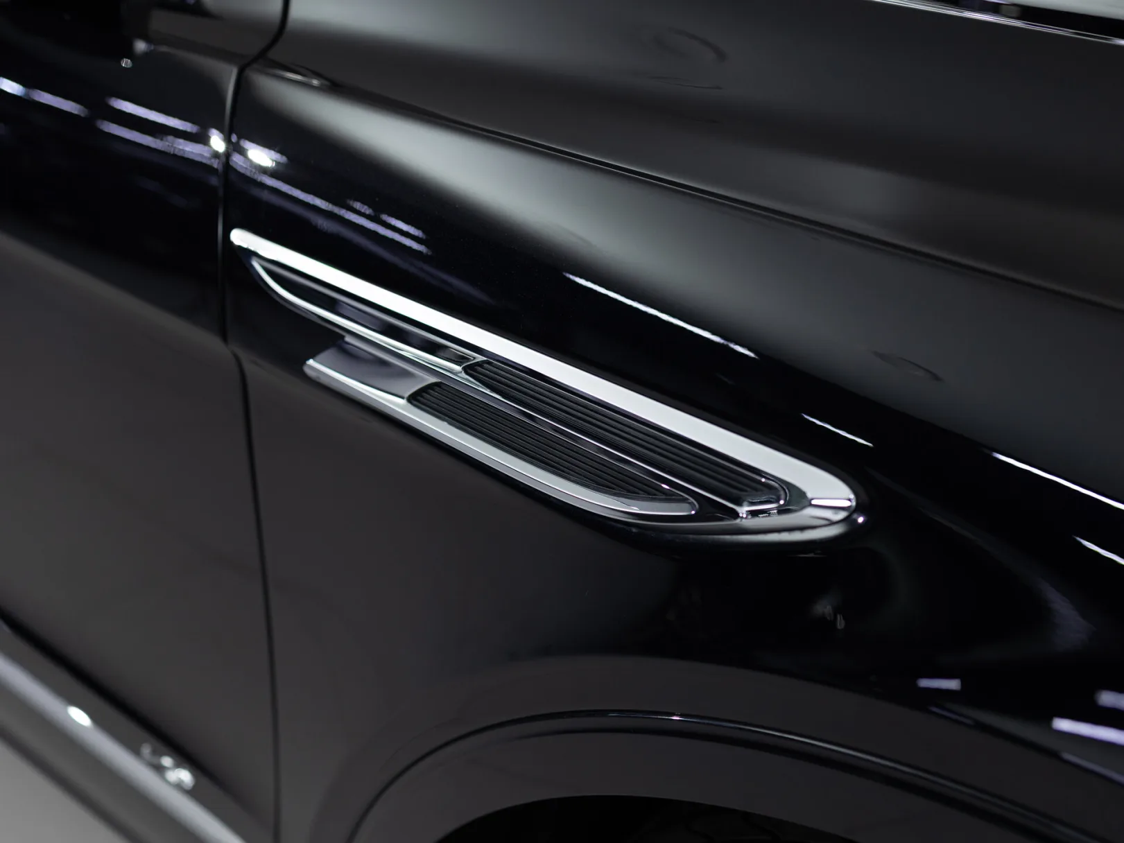 Bentley Bentayga Individual I Рестайлинг, 2022 — экстерьер, фото 45