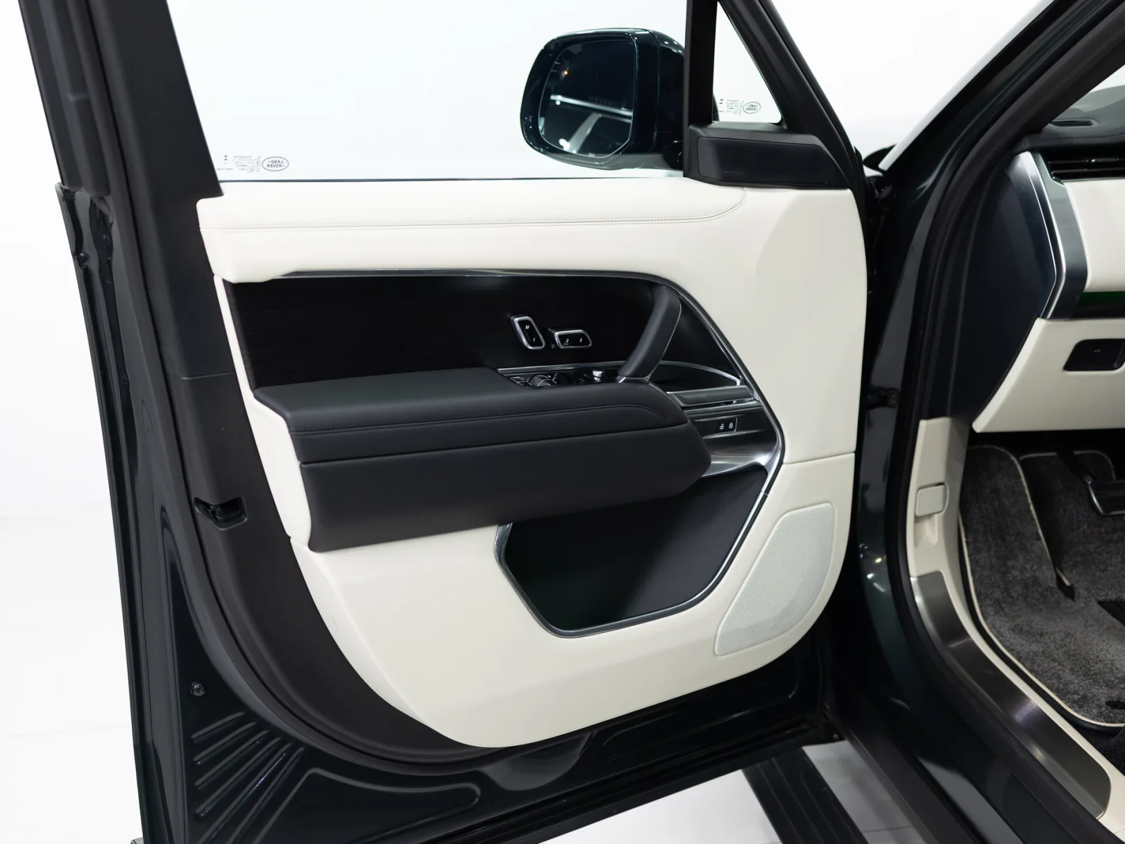 Land Rover Range Rover HSE V, 2024 — экстерьер, фото 8