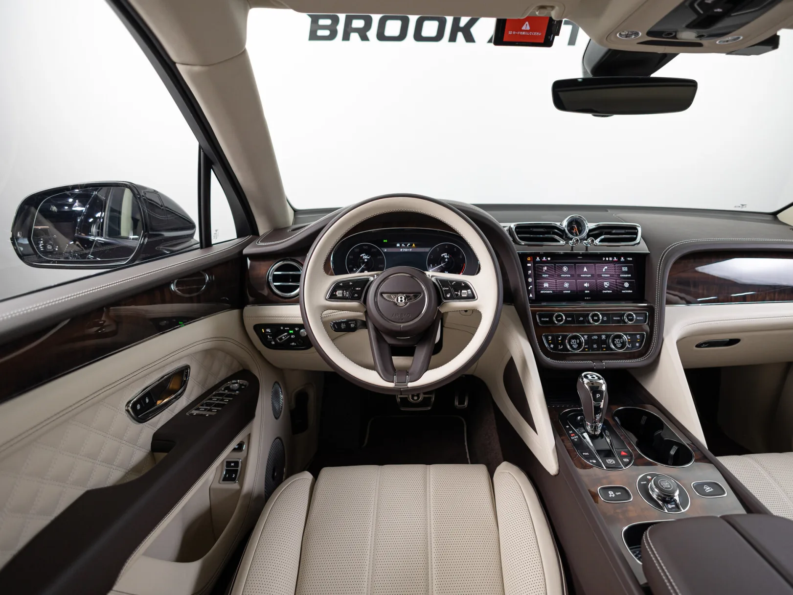 Bentley Bentayga Individual I Рестайлинг, 2022 — экстерьер, фото 12