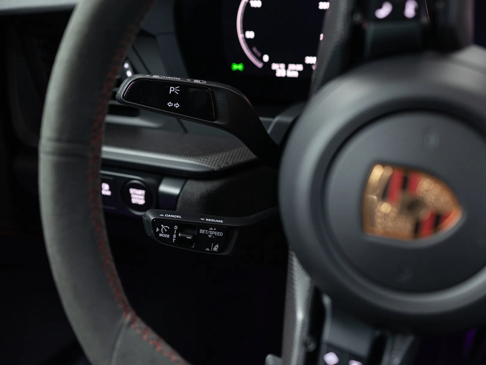 Porsche 911 Carrera 4 GTS VIII (992) Рестайлинг, 2025 — экстерьер, фото 15