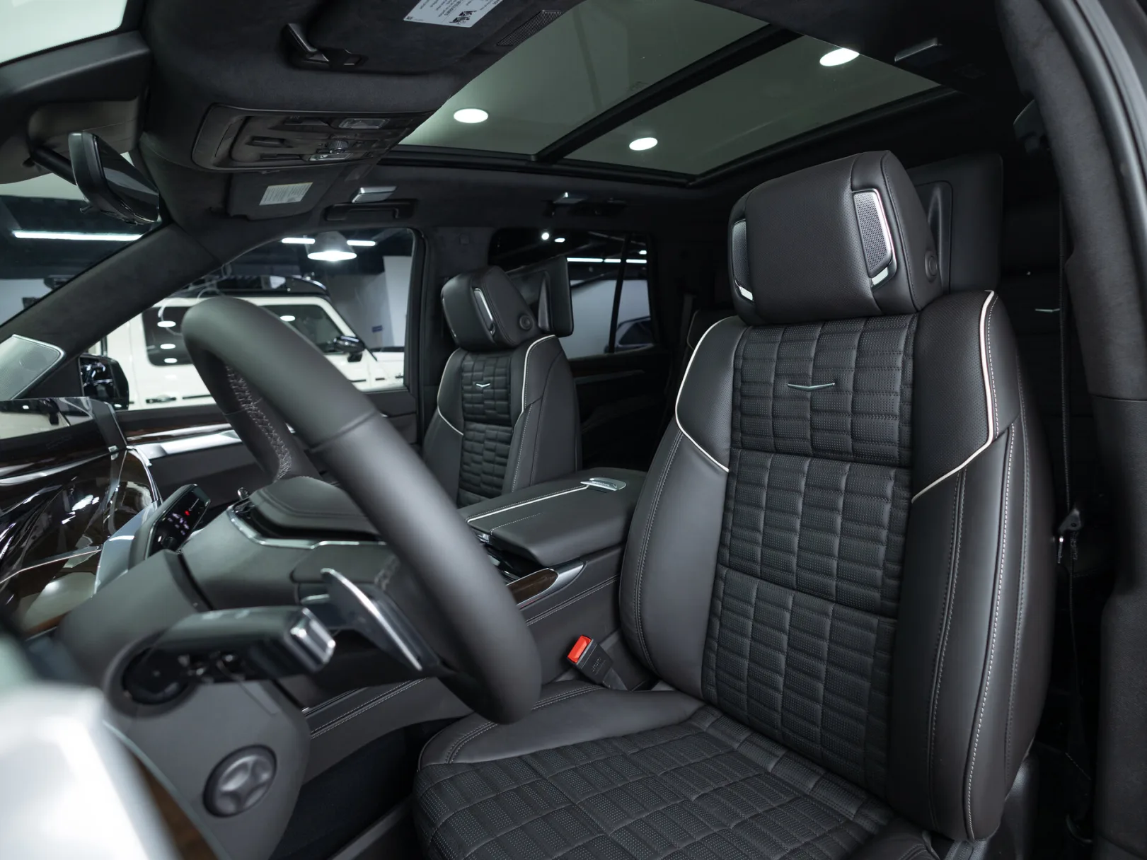 Cadillac Escalade Sport Platinum V Рестайлинг, 2025 — экстерьер, фото 11