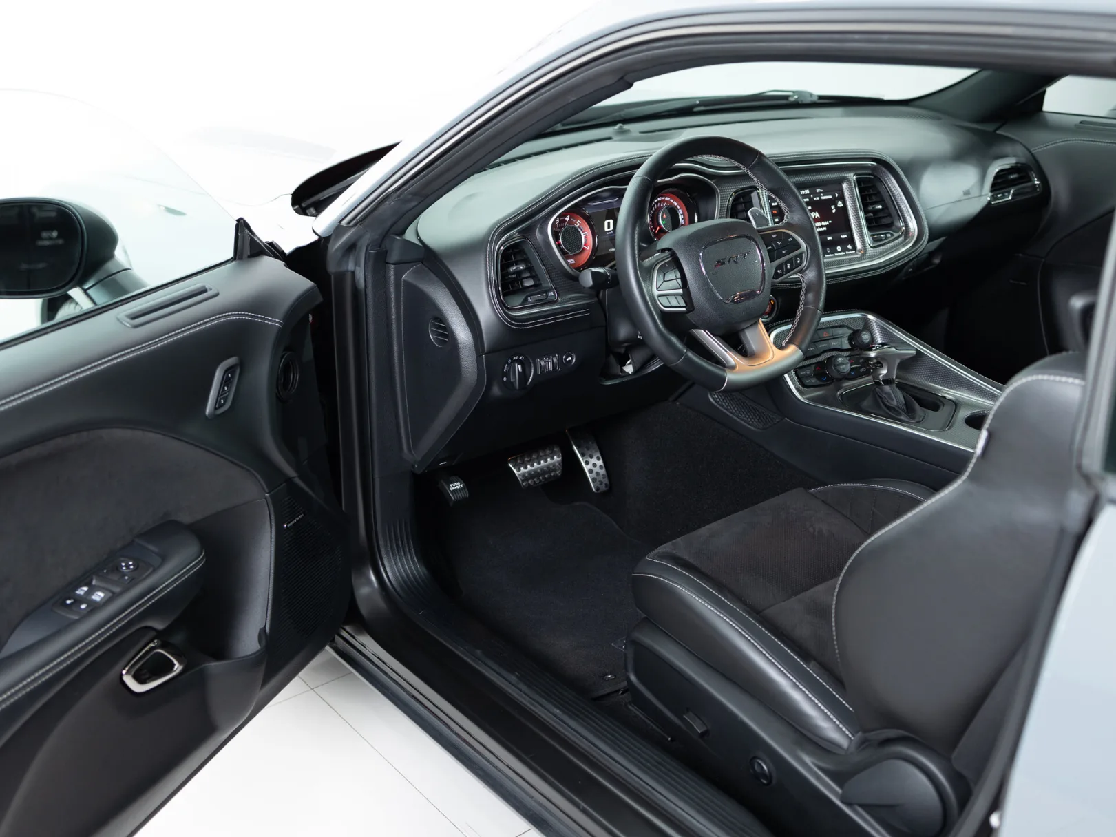 Dodge Challenger III Рестайлинг 2, 2022 — экстерьер, фото 7
