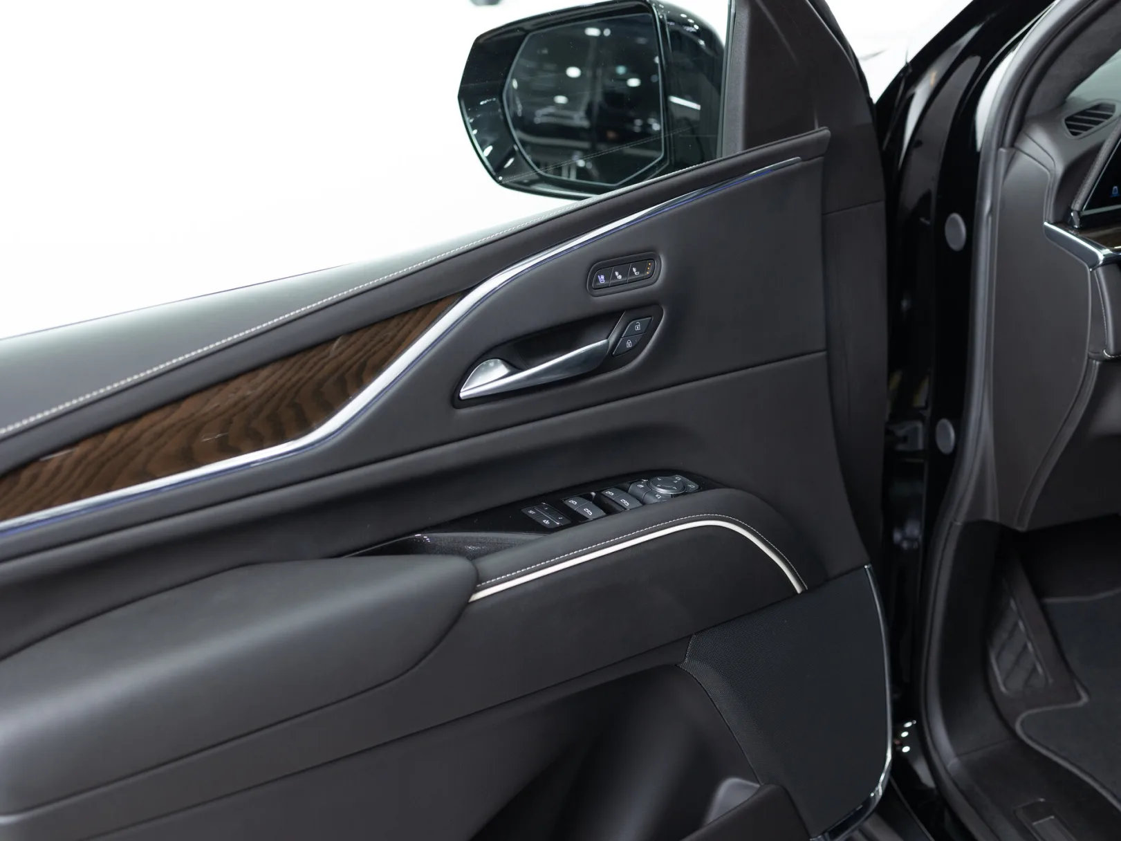 Cadillac Escalade Sport Platinum V, 2024 — экстерьер, фото 8