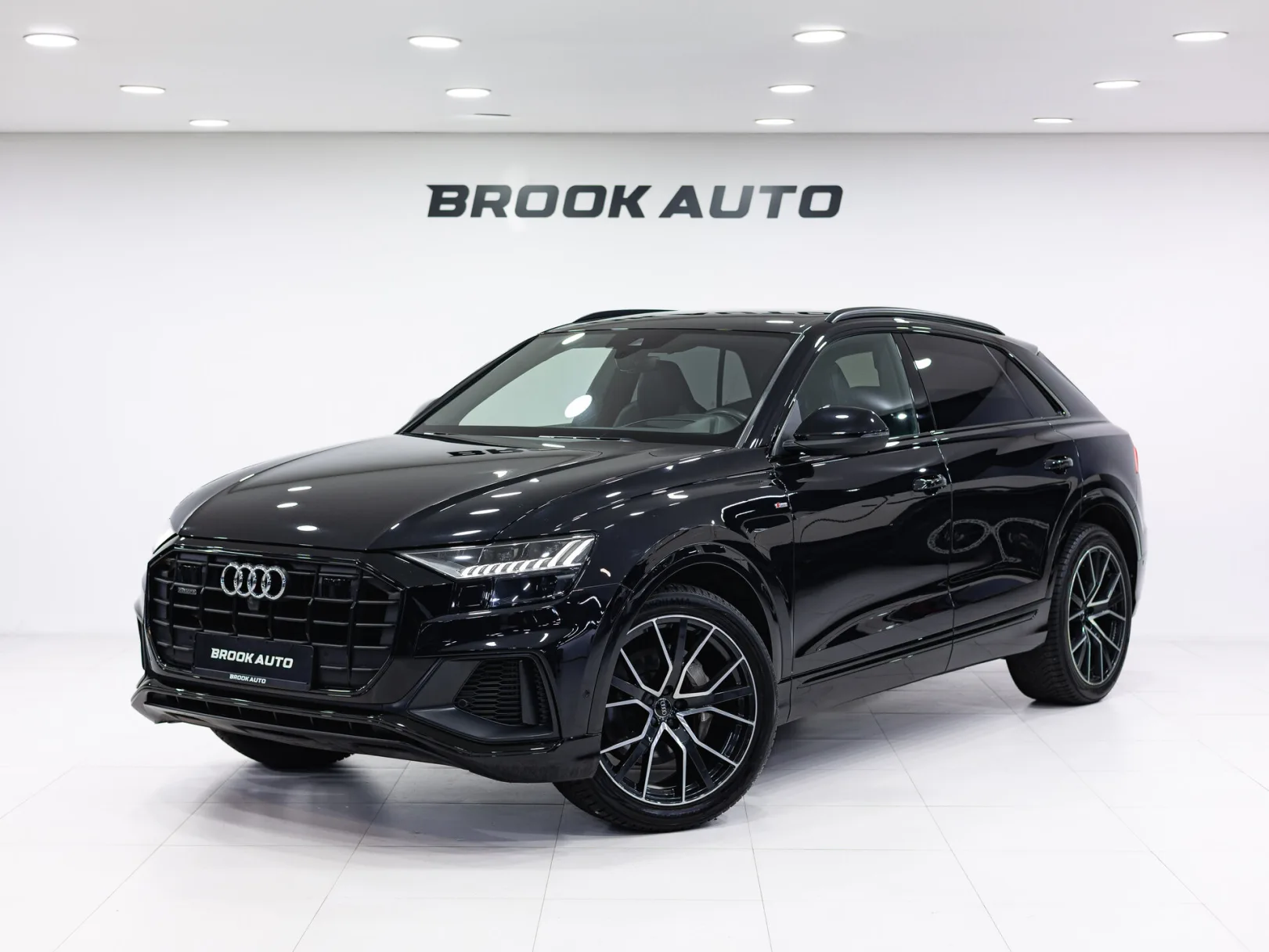 Audi Q8 Sport 55 TFSI I (4M), 2020 — экстерьер, фото 1