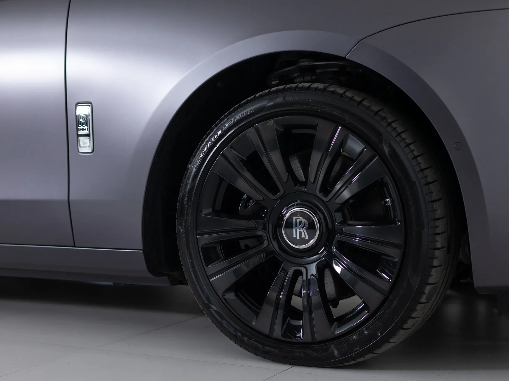 Rolls-Royce Ghost Individual II (Series I), 2021 — экстерьер, фото 39