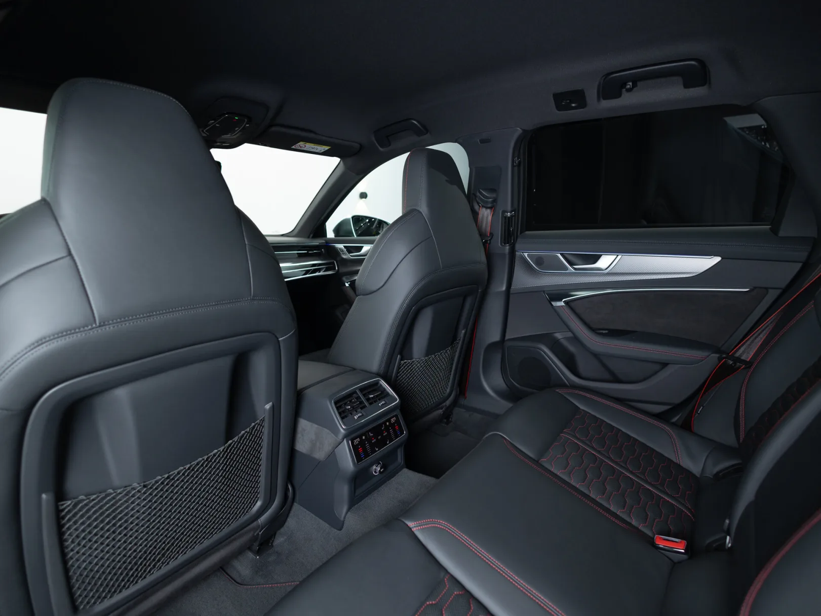 Audi RS 6 TFSI quattro IV (C8), 2020 — экстерьер, фото 25