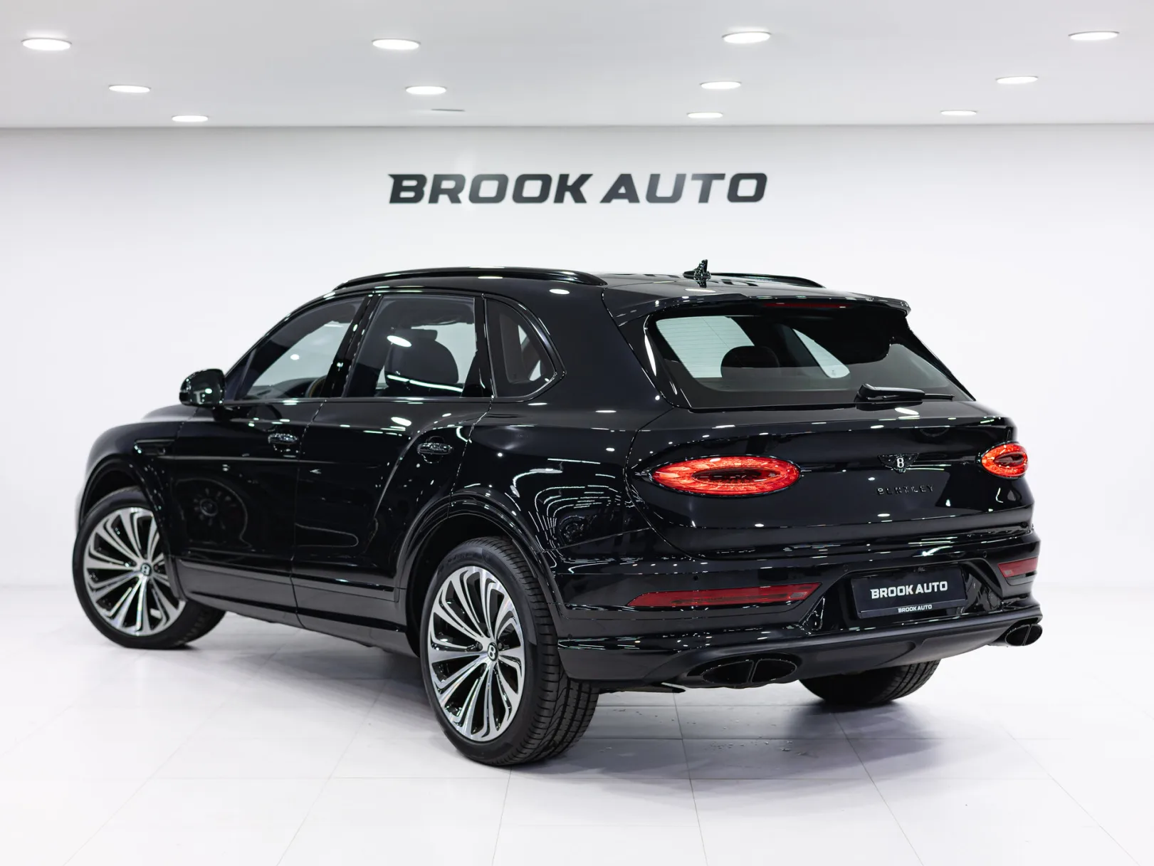 Bentley Bentayga Individual I Рестайлинг, 2022 — экстерьер, фото 6