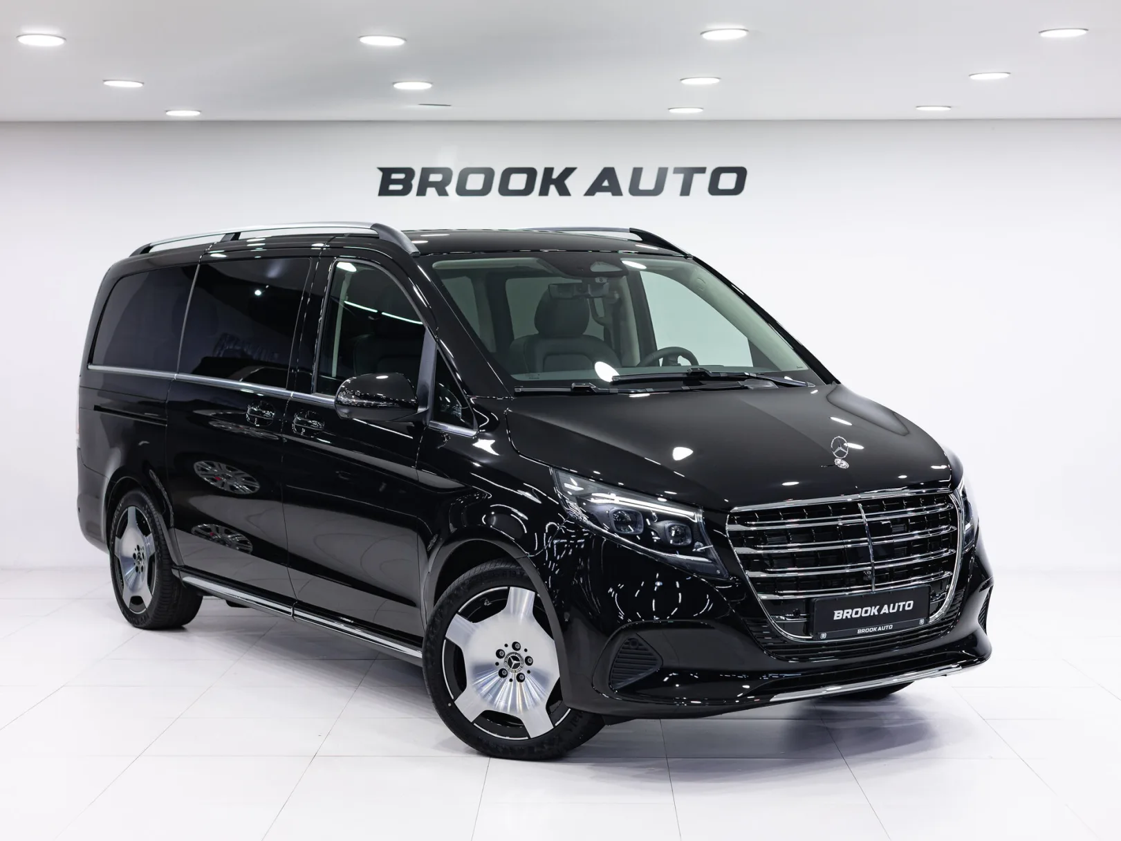Mercedes-Benz V-Класс Exclusive III (W447) Рестайлинг 2, 2025 — экстерьер, фото 3