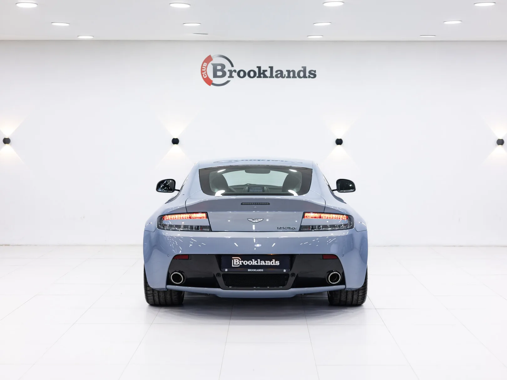 Aston Martin V12 Vantage Carbon Black I, 2010 — экстерьер, фото 5